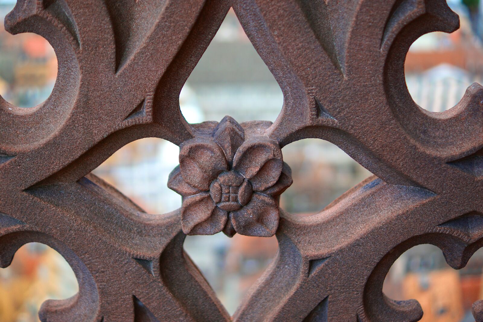 Sony SLT-A68 + Sony DT 35mm F1.8 SAM sample photo. Sculpture, sandstone, cathedral photography