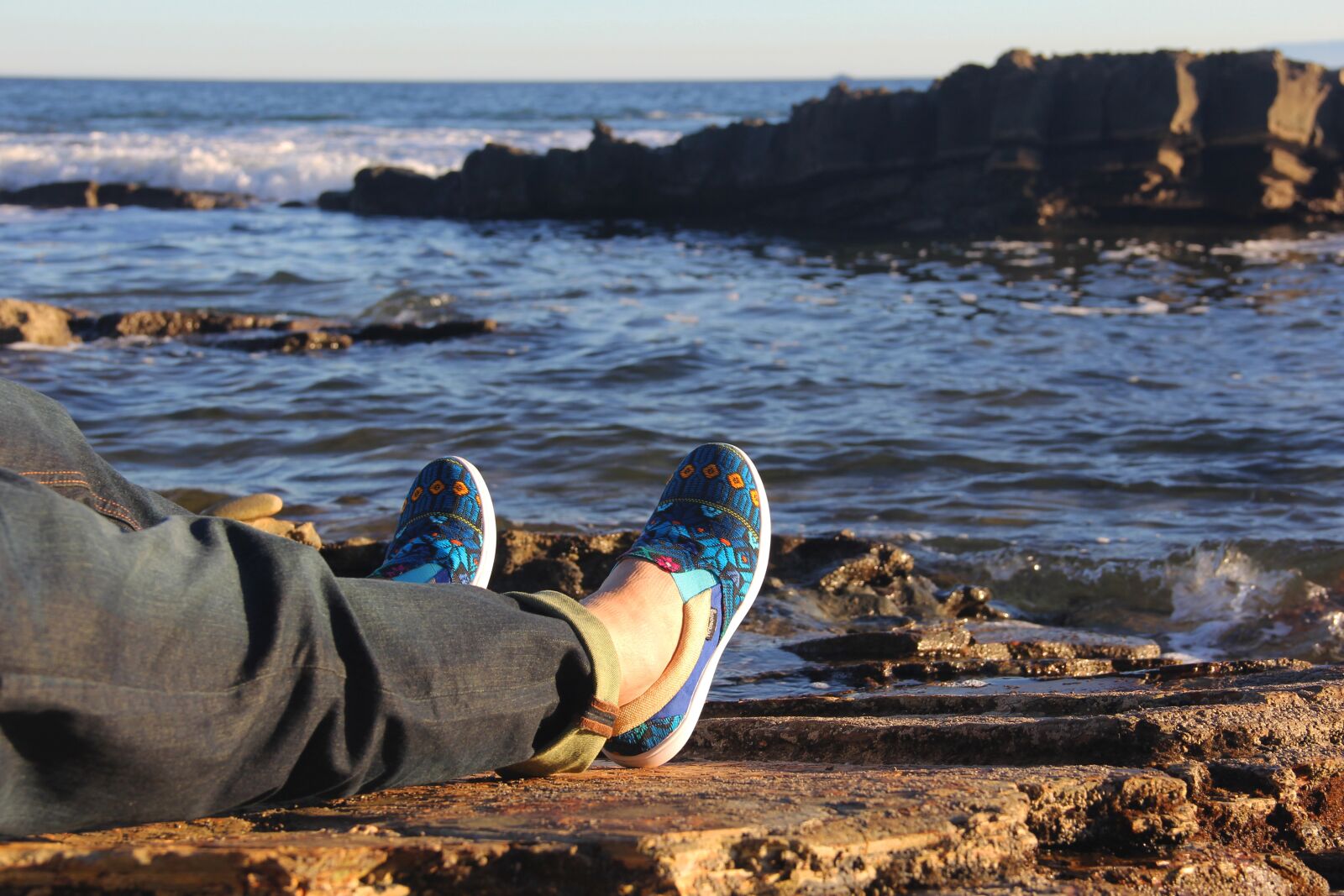 Canon EOS 60D sample photo. Shoes, sea, rest photography