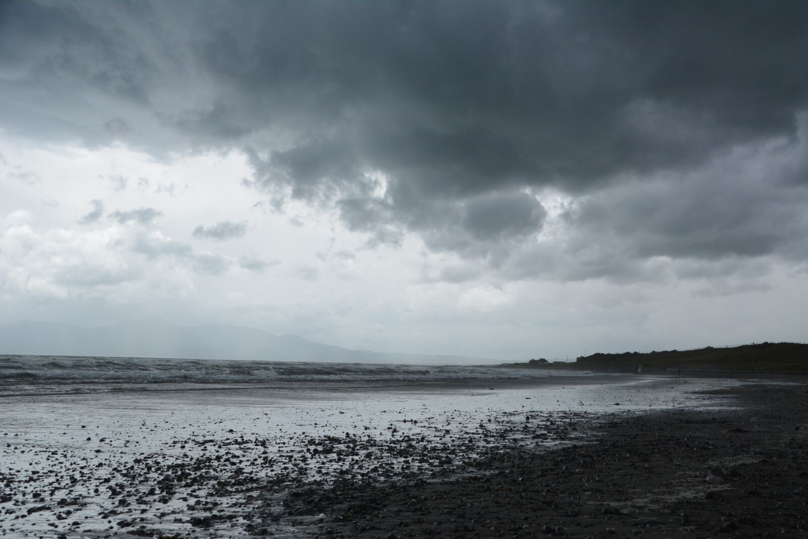 Nikon D7100 sample photo. Beach, cloudy weather, grey photography