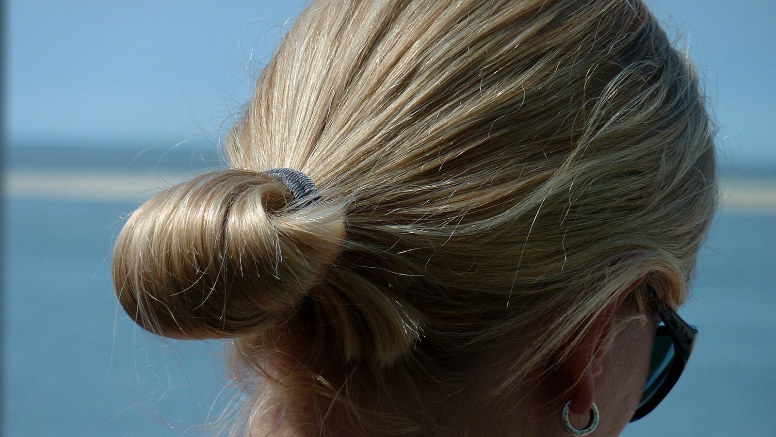 Panasonic DMC-TZ7 sample photo. Blond, blond hair, woman photography