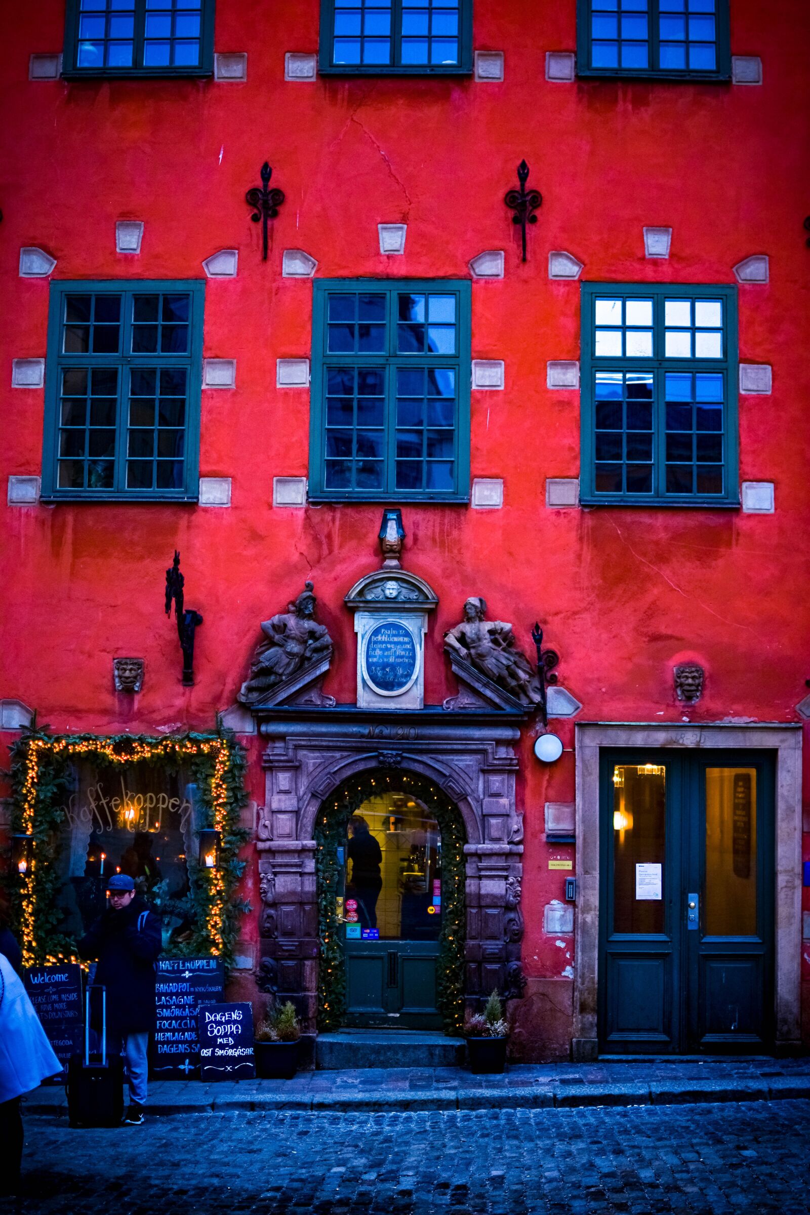 Nikon D7200 sample photo. Blank, red, window photography