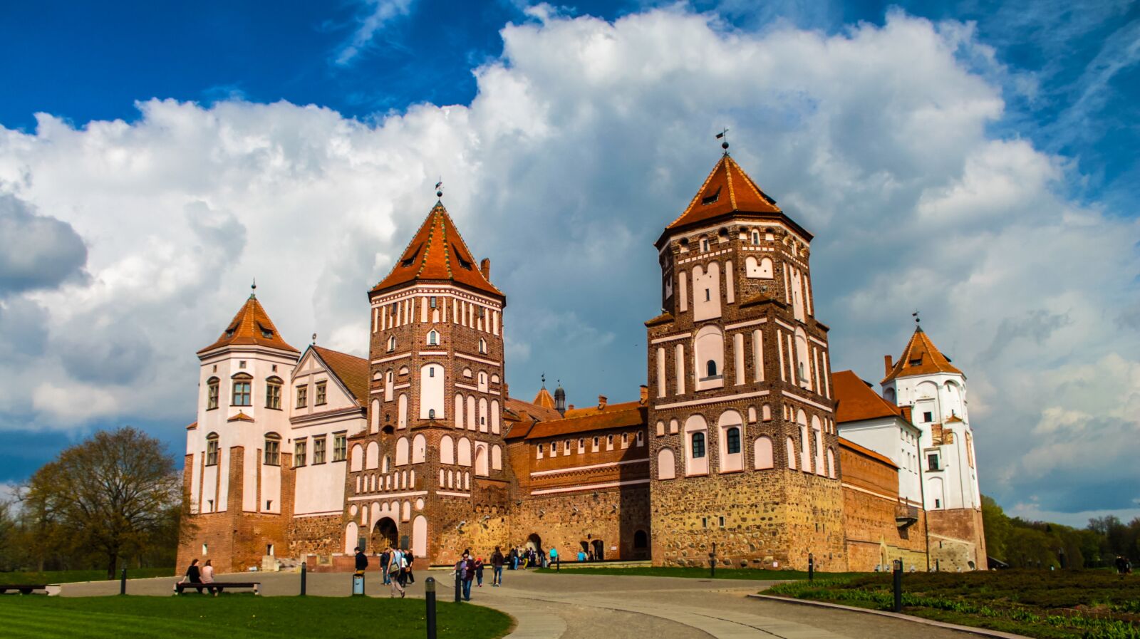 Canon EOS 1100D (EOS Rebel T3 / EOS Kiss X50) sample photo. Castle, belorussian, belarus photography