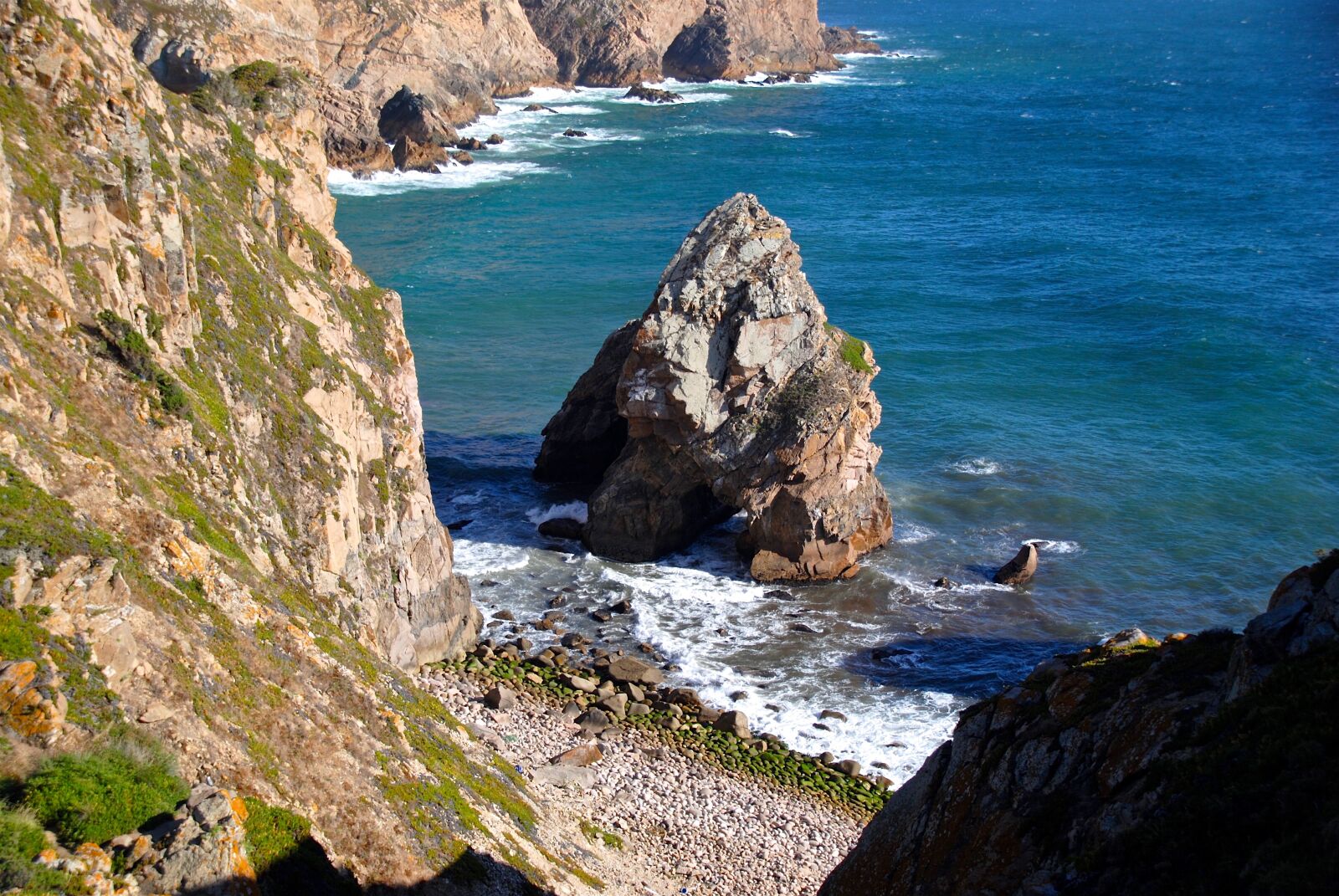 Nikon D3000 sample photo. Cliffs, rock, sea photography