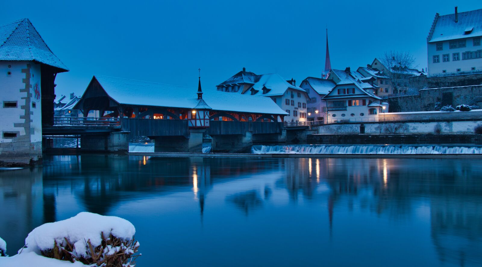 Canon EF-S 18-135mm F3.5-5.6 IS USM sample photo. Winter, snow, bridge photography