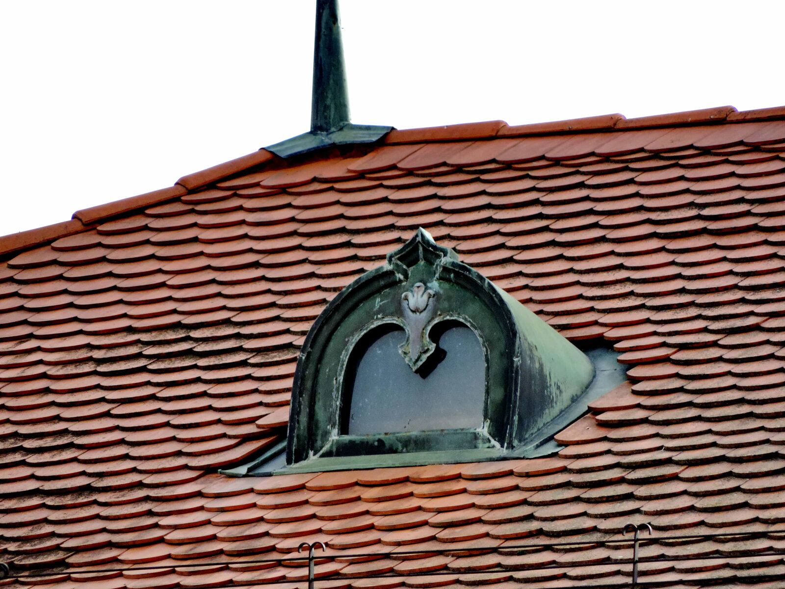 Nikon Coolpix P520 sample photo. Copper, handmade, rooftop, window photography