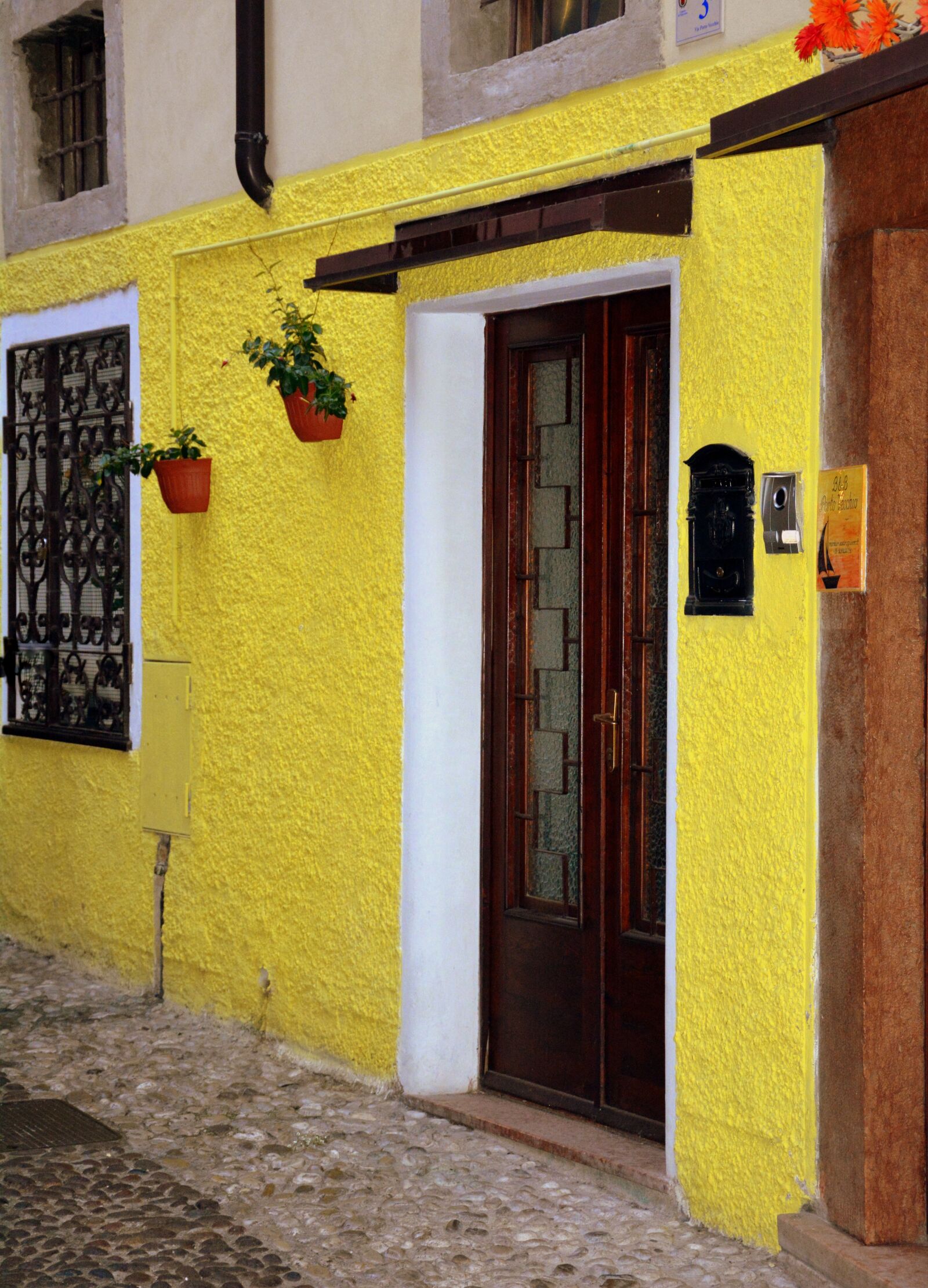 Nikon D7100 sample photo. Entrance, entry, alley photography