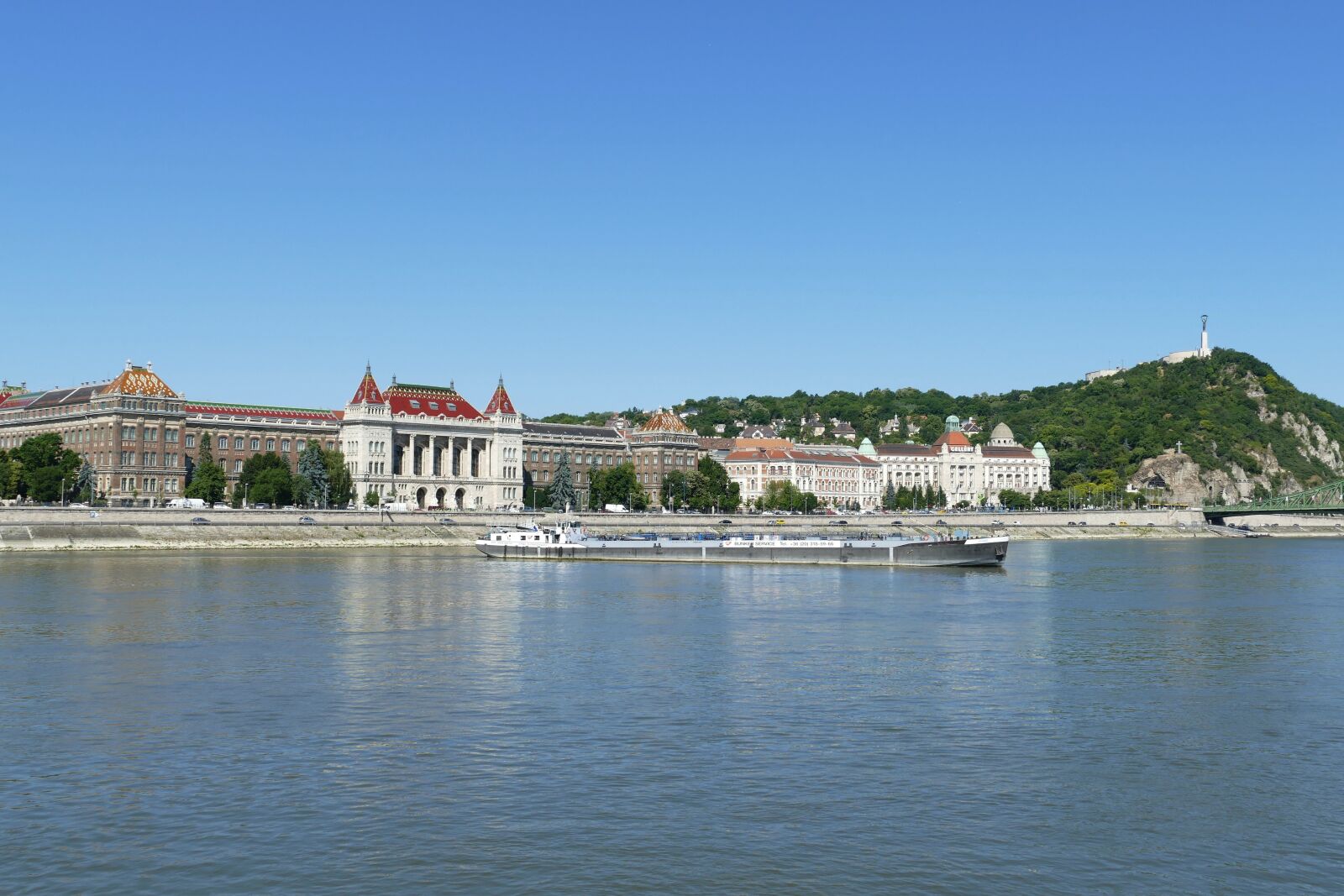 Panasonic Lumix DMC-FZ1000 sample photo. Budapest, hungary, building photography