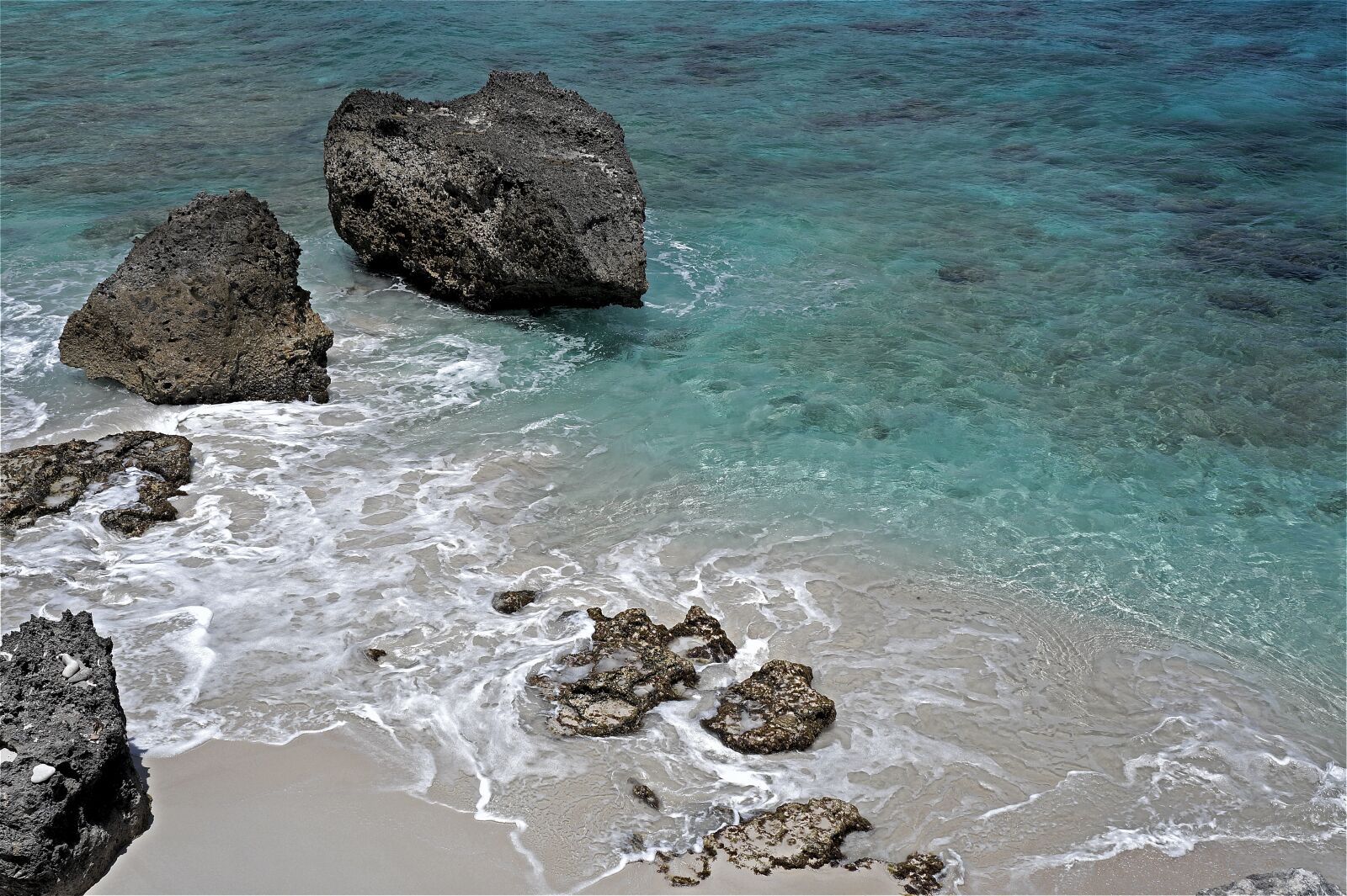 Sony Alpha a3000 sample photo. Rocks, beach, rock photography