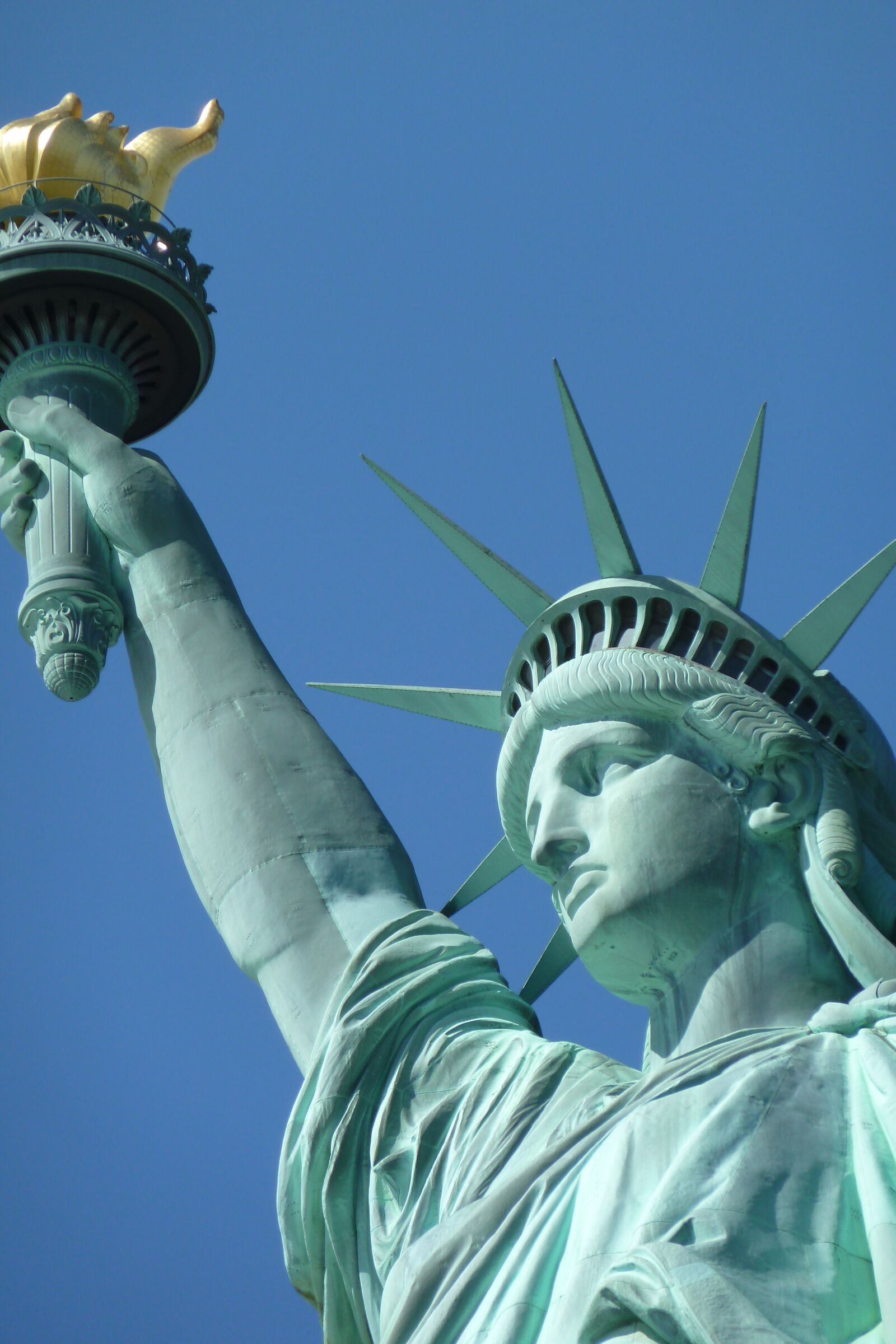 Panasonic Lumix DMC-ZS7 (Lumix DMC-TZ10) sample photo. Statue, united states, statue photography