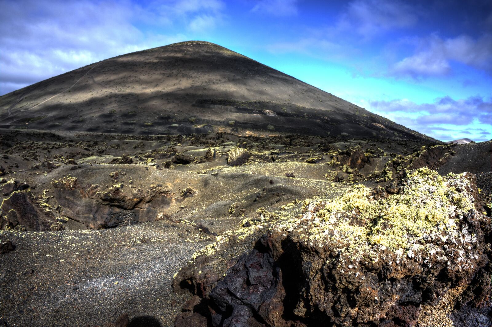 Sony Alpha NEX-5N + Sony E 18-55mm F3.5-5.6 OSS sample photo. Lanzarote, volcano, surreal photography