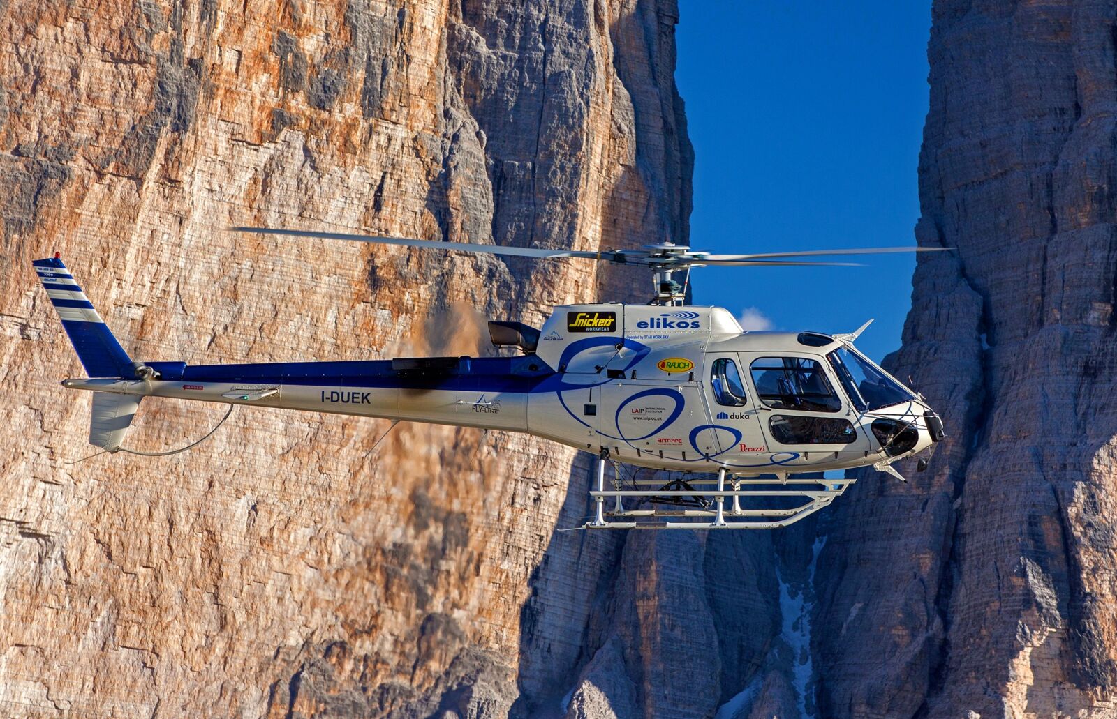 Canon EOS 5D Mark II + Canon EF 70-200mm F2.8L IS II USM sample photo. Helicopter, aircraft, scenic flight photography