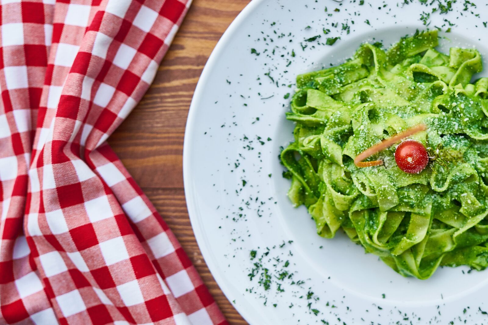 Sony a7R II sample photo. Pasta, dough, hot photography