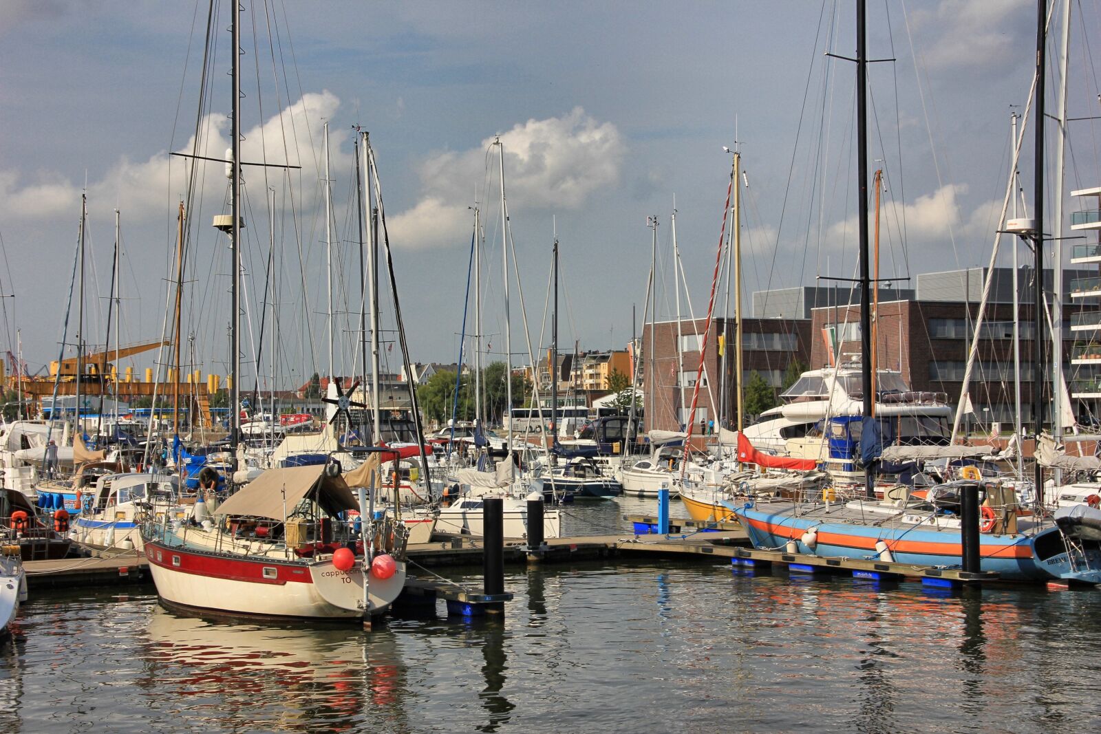 Canon EOS 550D (EOS Rebel T2i / EOS Kiss X4) sample photo. Port, waters, pier photography