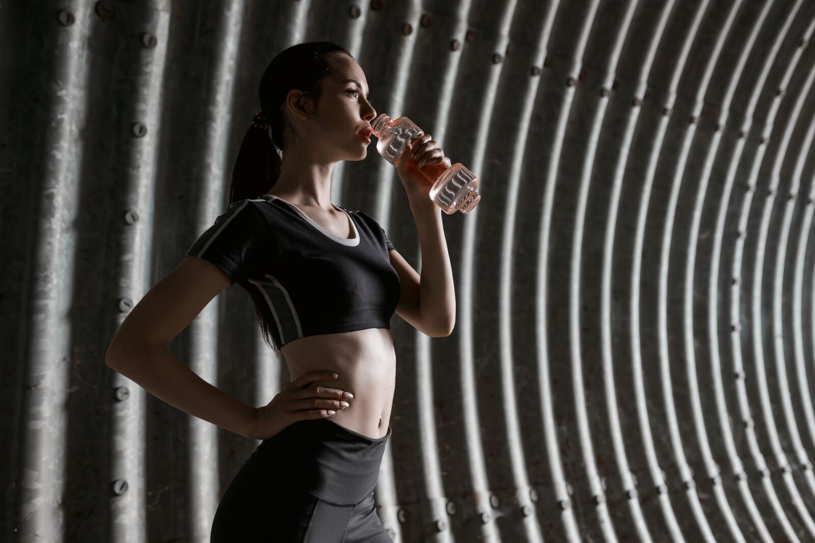 Canon EOS 6D Mark II sample photo. Young athletic woman, drinking photography