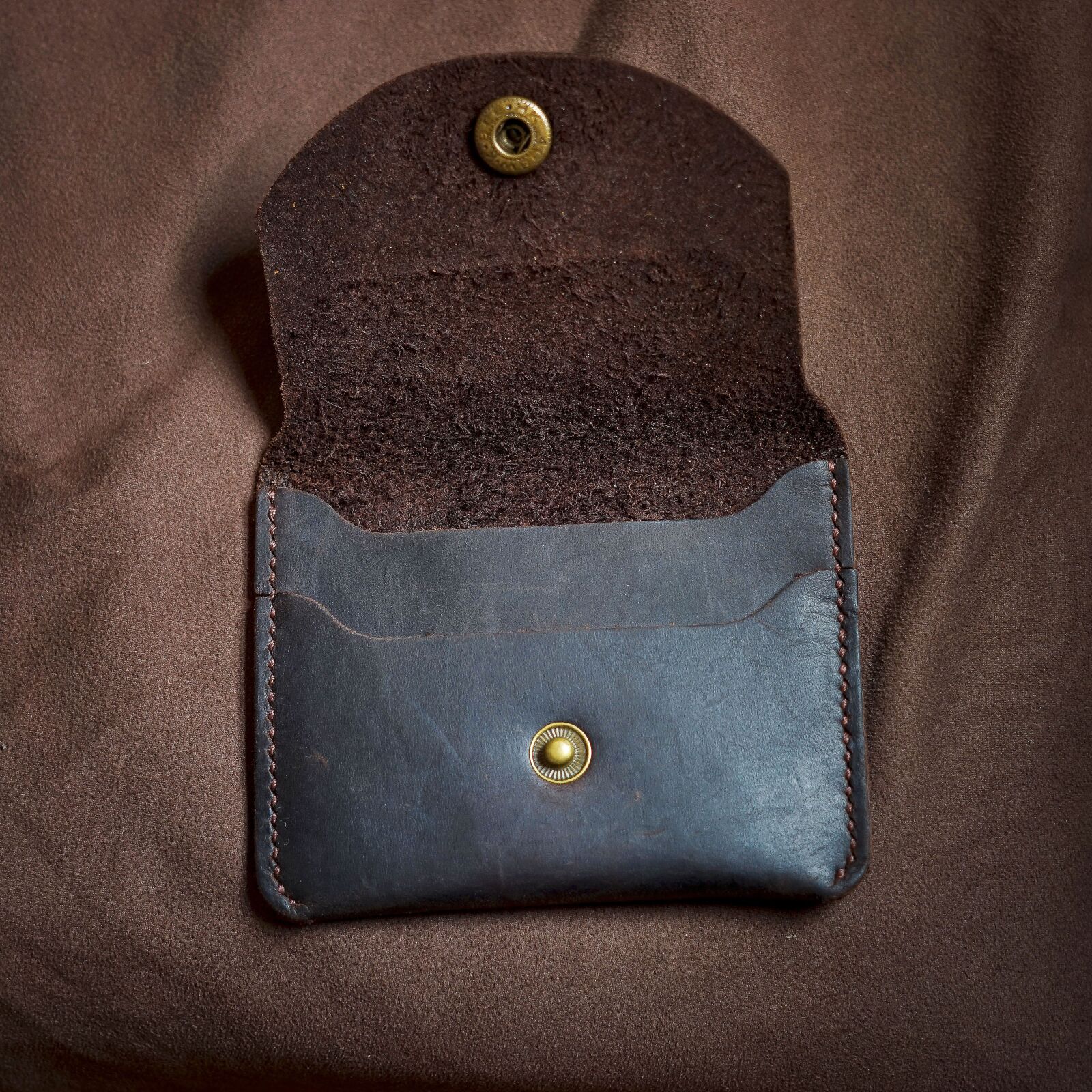 Sony a7 + Sony FE 50mm F1.8 sample photo. Handmade, leather, wallet photography