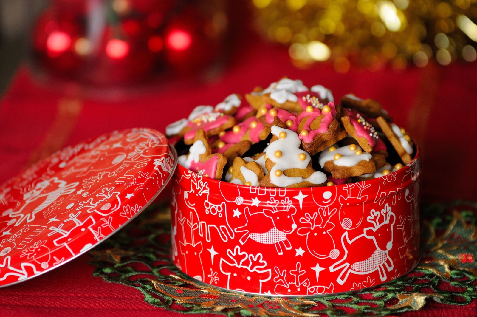 Nikon D90 sample photo. Gingerbread, the cake, holidays photography