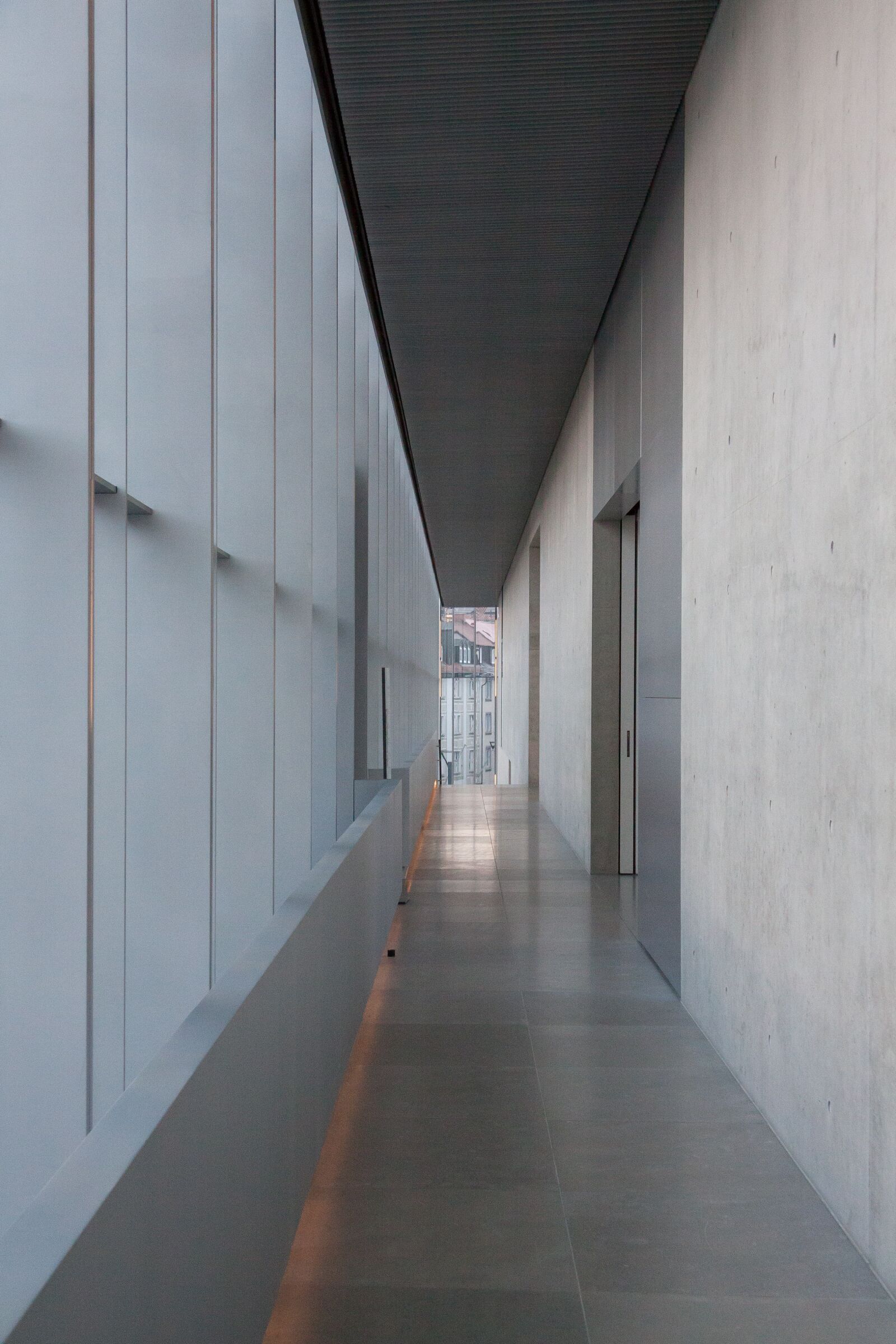 Canon EF-S 17-85mm F4-5.6 IS USM sample photo. Gang, concrete, mirroring photography