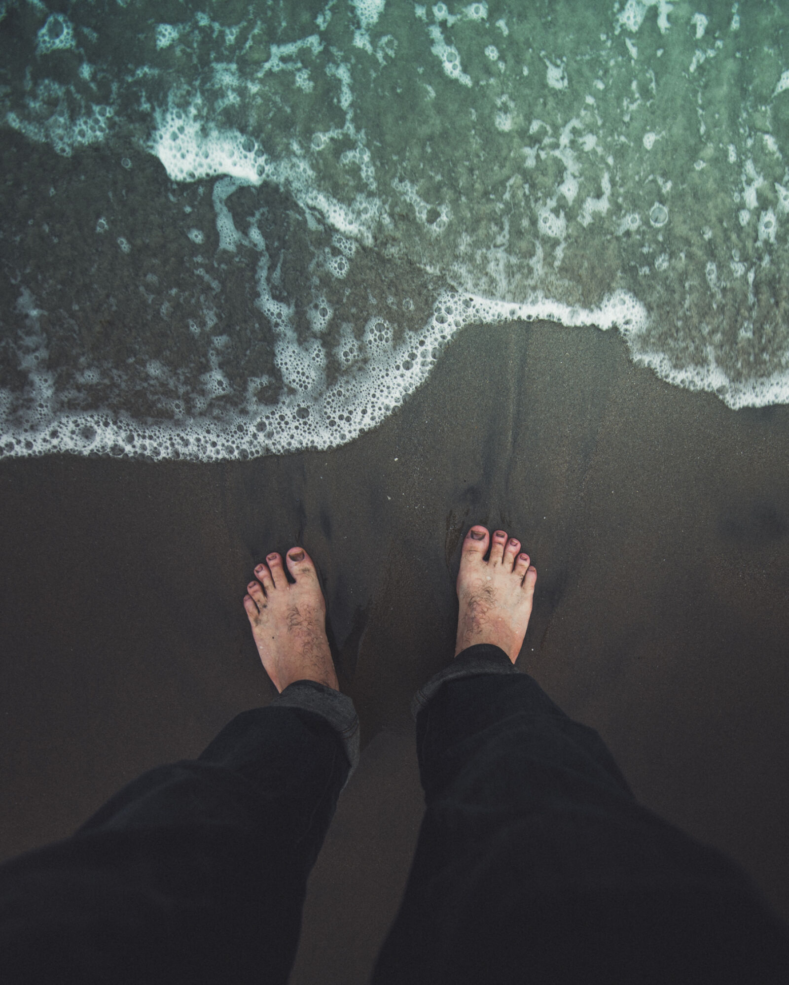 Nikon D610 sample photo. Beach, dirt, feet, leisure photography