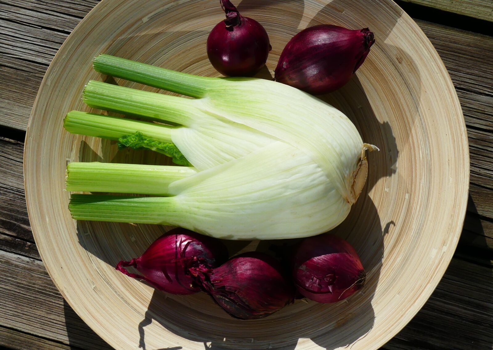 Panasonic Lumix DMC-FZ300 sample photo. Vegetables, fennel, food photography