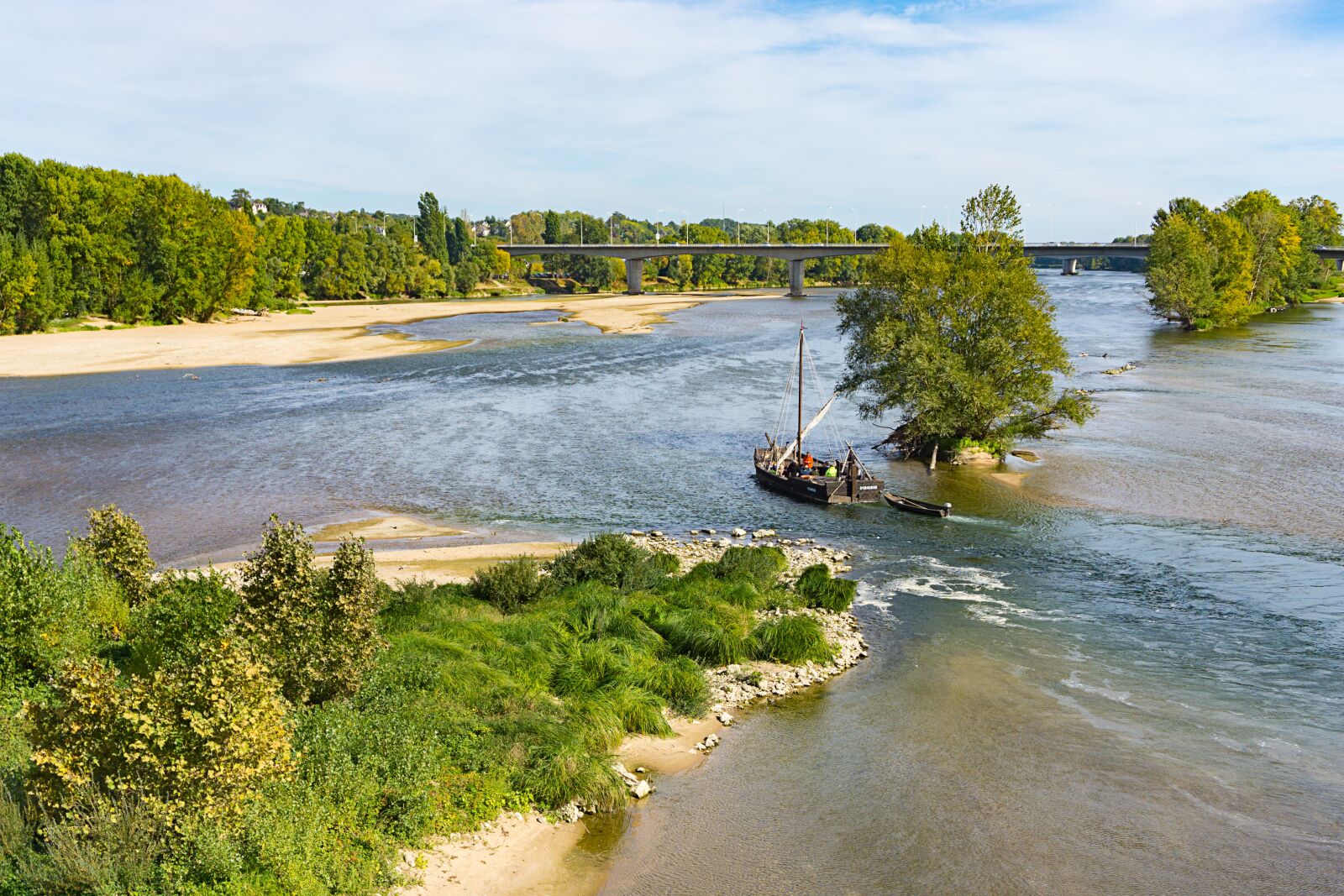 Sony a6000 sample photo. Loire, france tours, river photography
