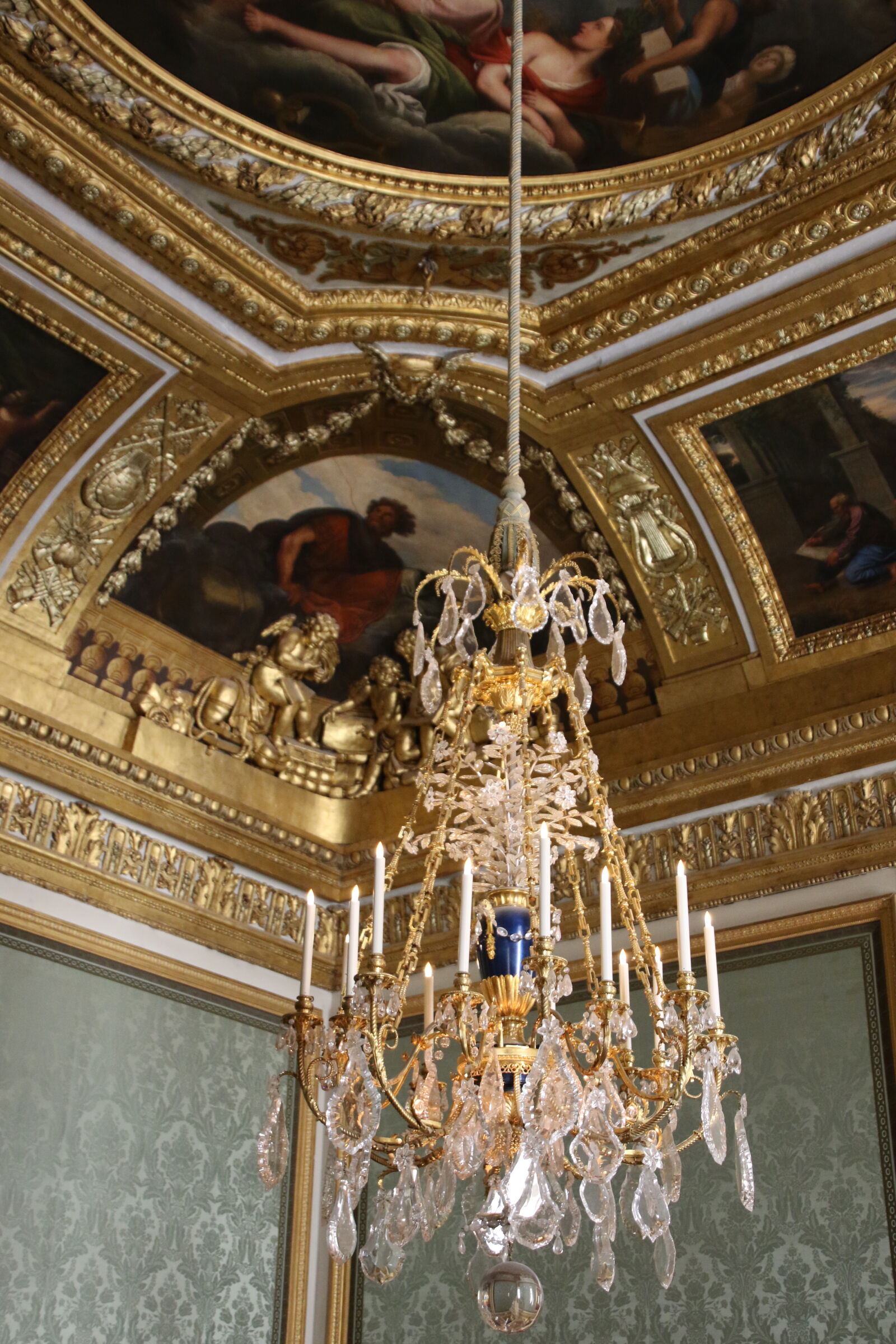 Canon EOS 7D Mark II sample photo. Chandelier, france, french, globe photography