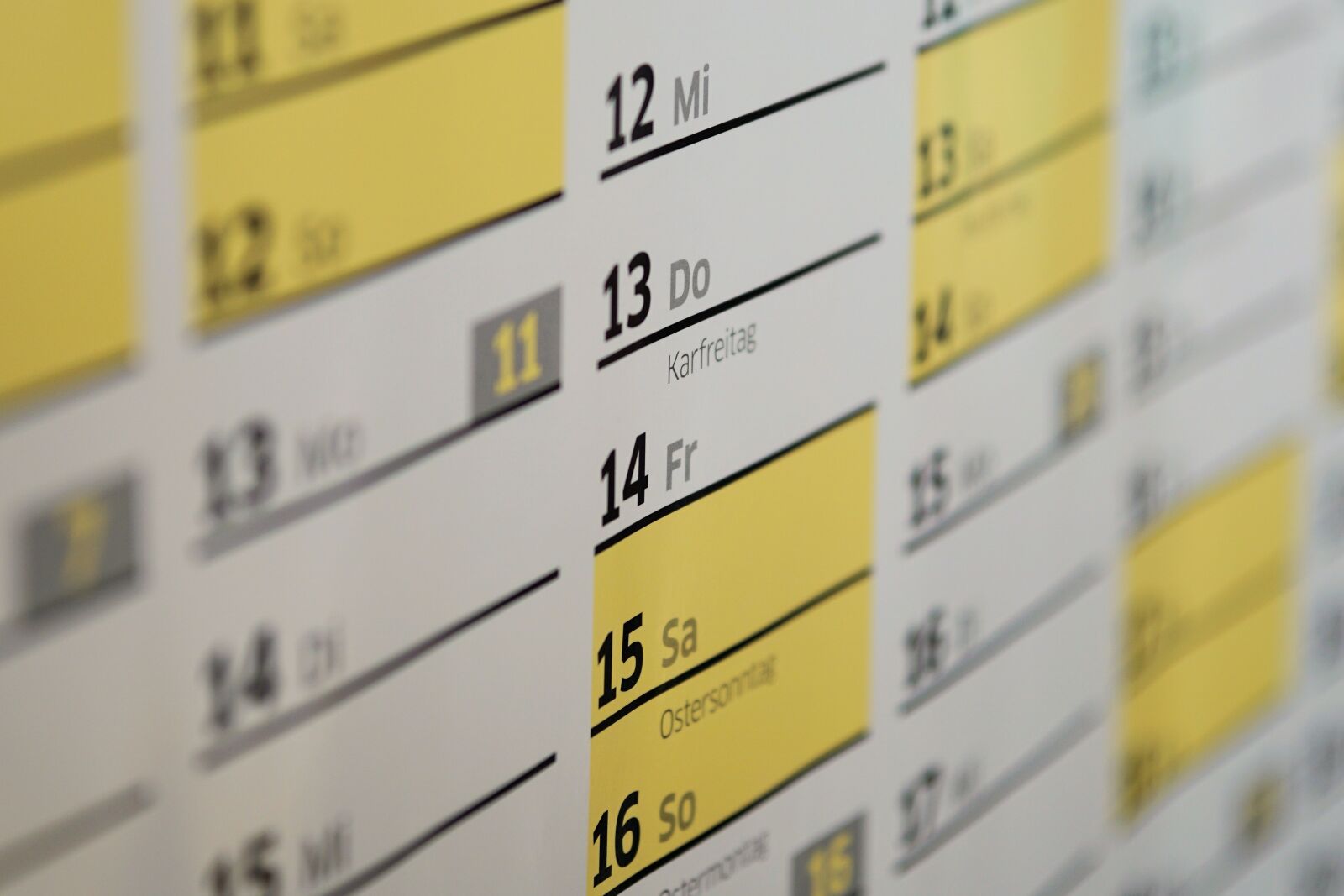 Sony a6000 + E 60mm F2.8 sample photo. Calendar, wall calendar, easter photography