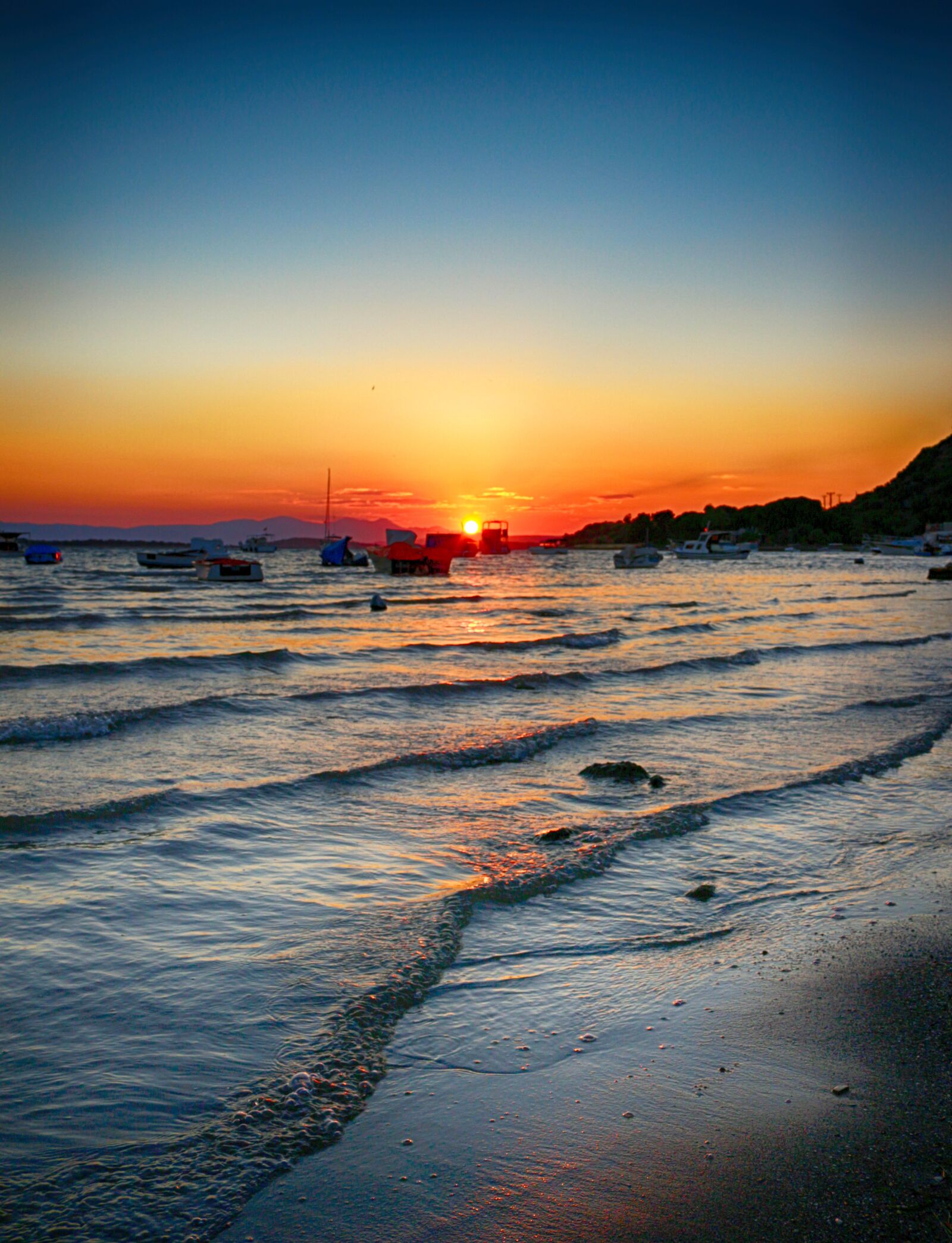 Canon EOS 100D (EOS Rebel SL1 / EOS Kiss X7) sample photo. Sunset, marine, sky photography