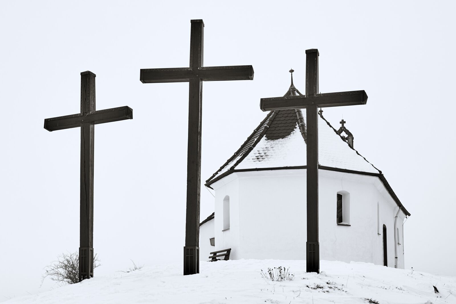 Sony ILCA-77M2 sample photo. Cross, church, religion photography