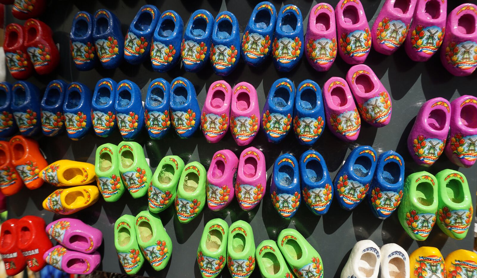 Sony a5100 sample photo. Wooden shoes, holland, souvenir photography