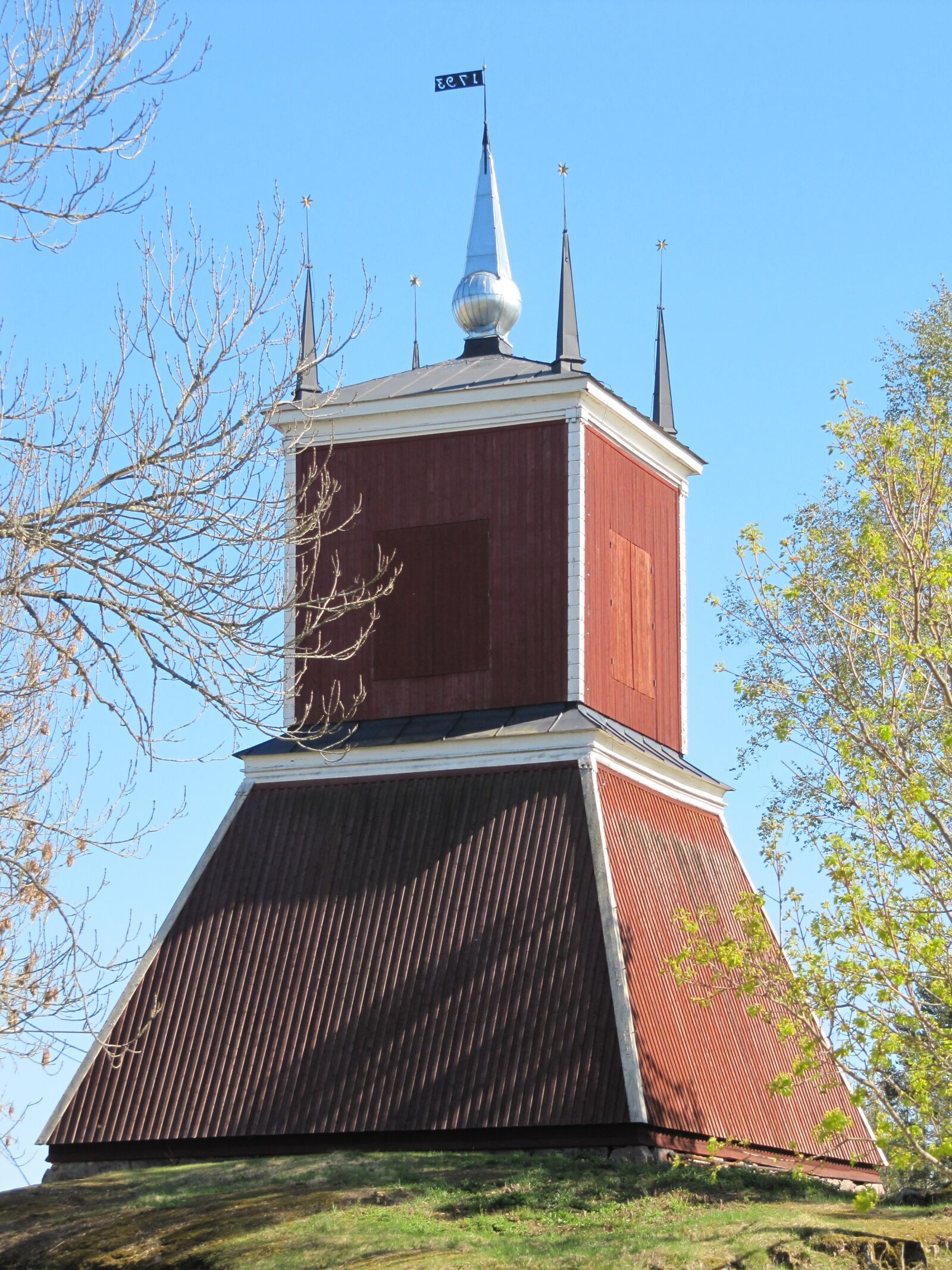 Canon PowerShot SX200 IS sample photo. Almunge, church, sweden photography