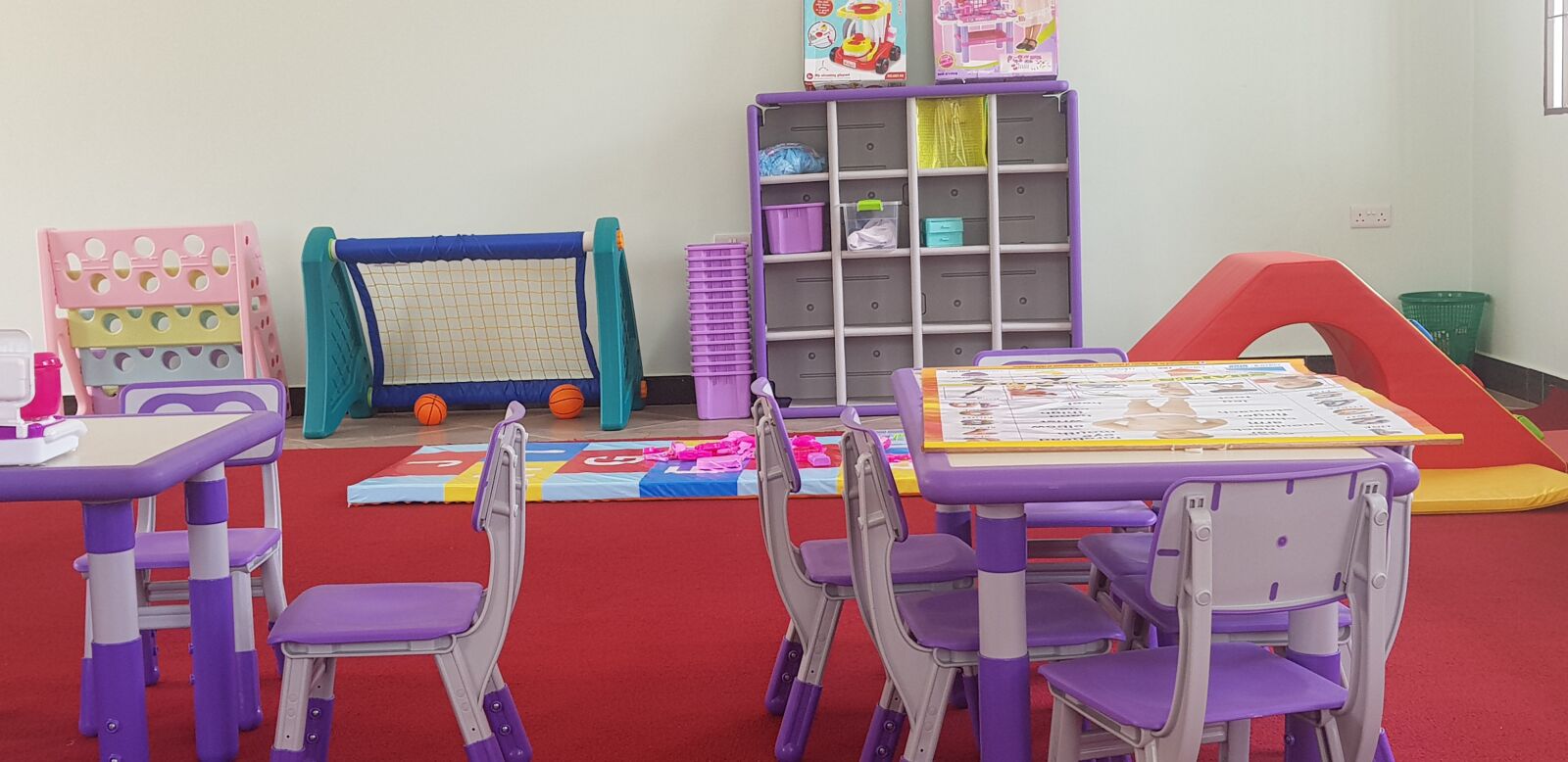 Samsung Galaxy S8 sample photo. Classroom, baby class, kindergarten photography