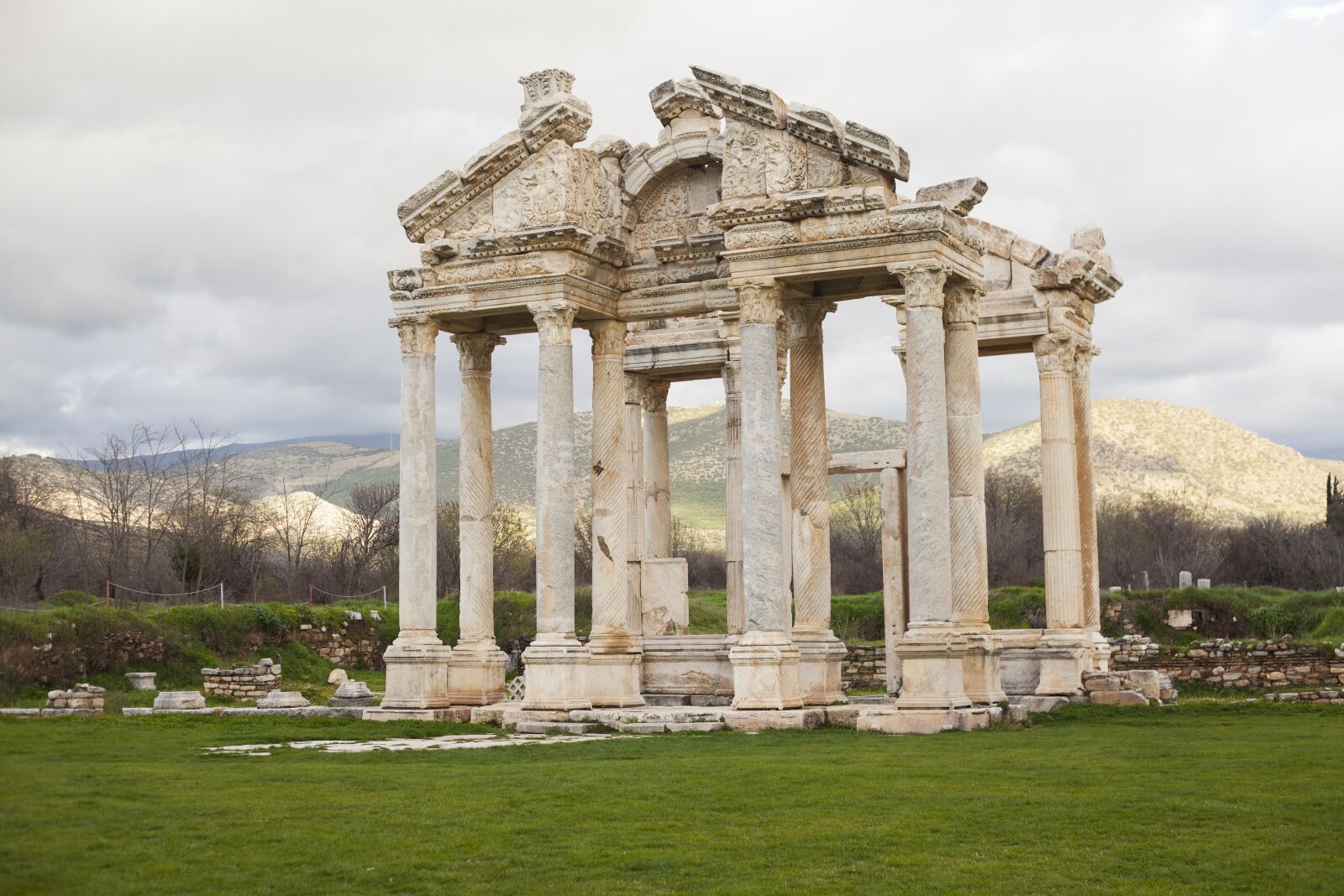 Canon EF 50mm F1.8 II sample photo. On, rome, hellenic photography