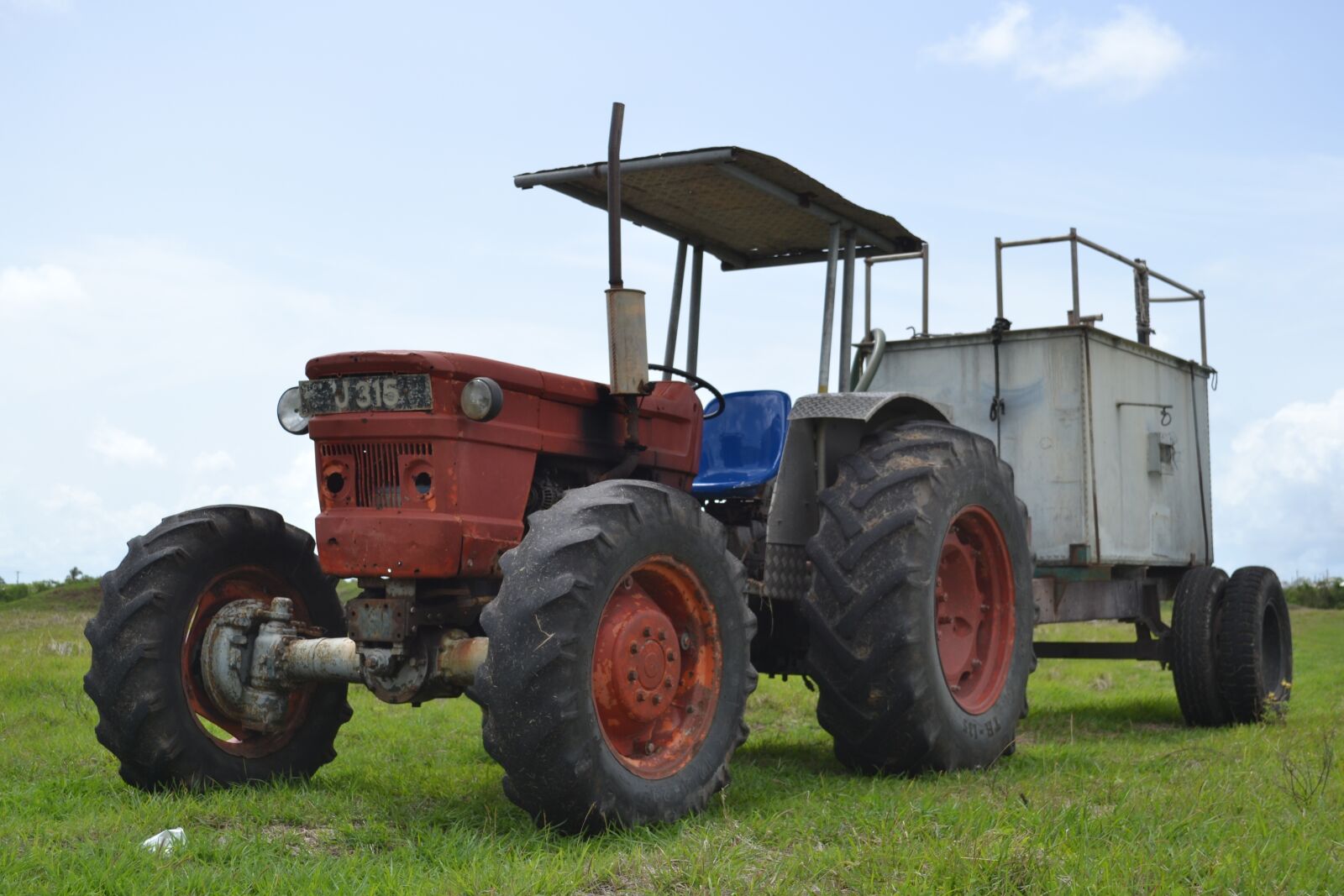 Nikon D3100 sample photo. Tractor, agriculture, farm photography