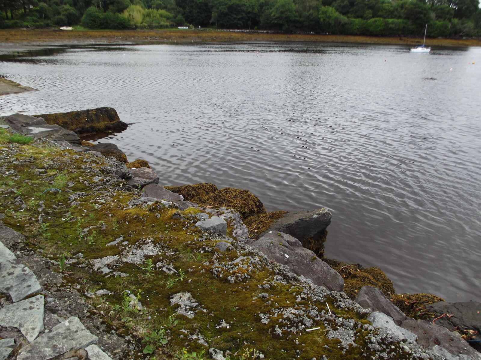 FujiFilm FinePix S2950 (FinePix S2990) sample photo. Lake, water, rock photography