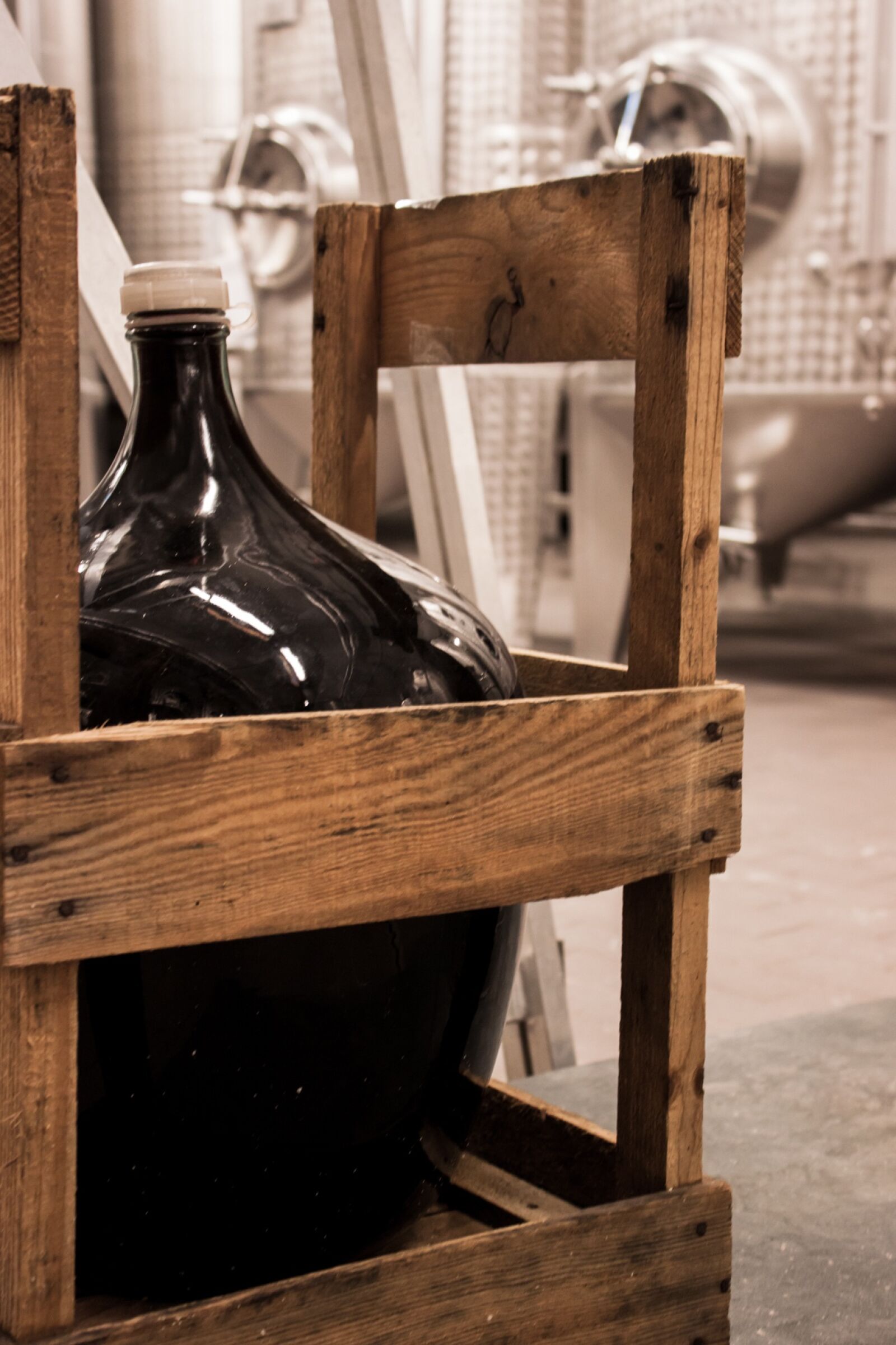 Canon EOS 500D (EOS Rebel T1i / EOS Kiss X3) sample photo. Special wine, wood, steel photography