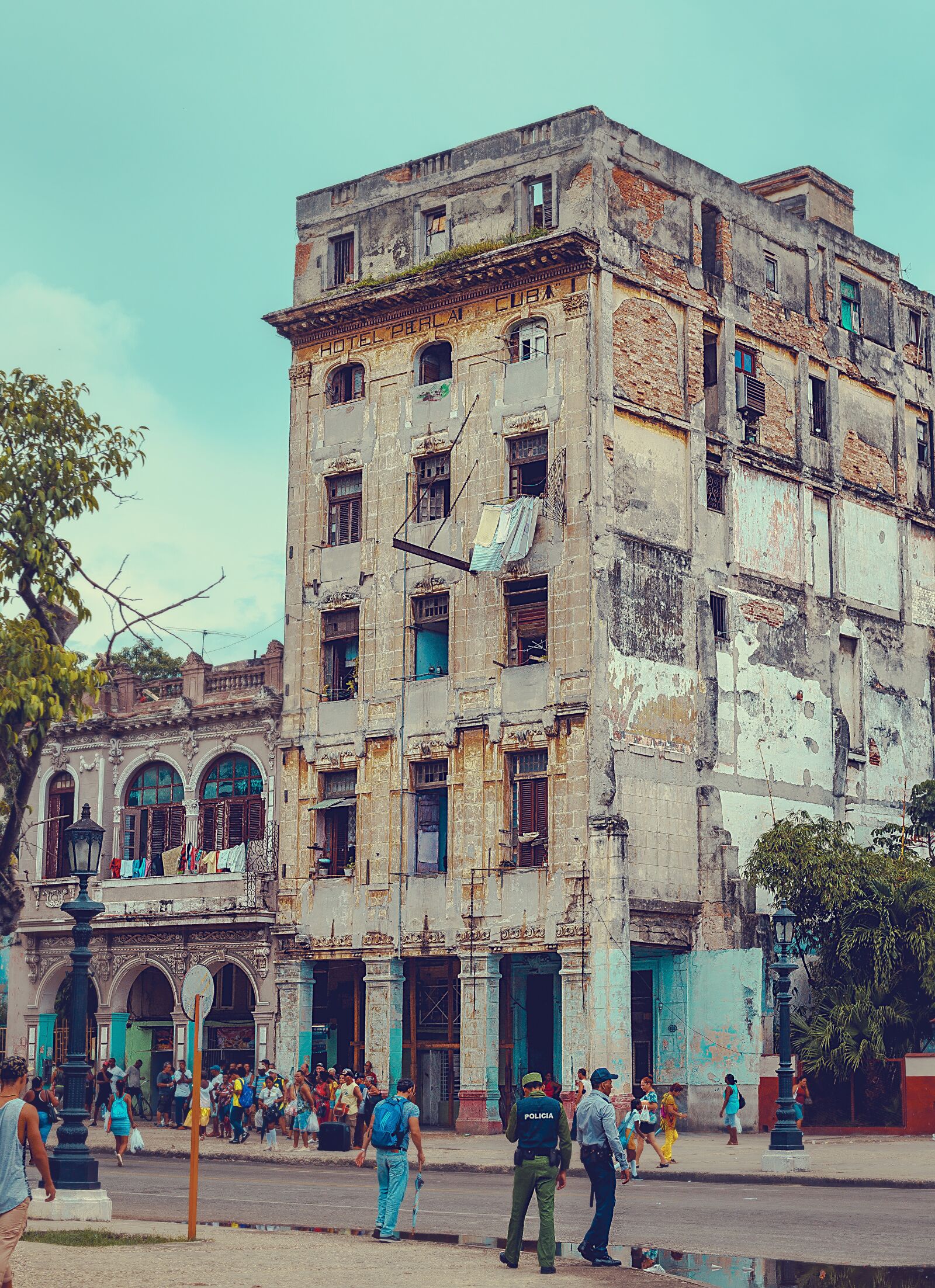 Canon EOS 6D + Canon EF 50mm F1.4 USM sample photo. Cuba, street, city photography