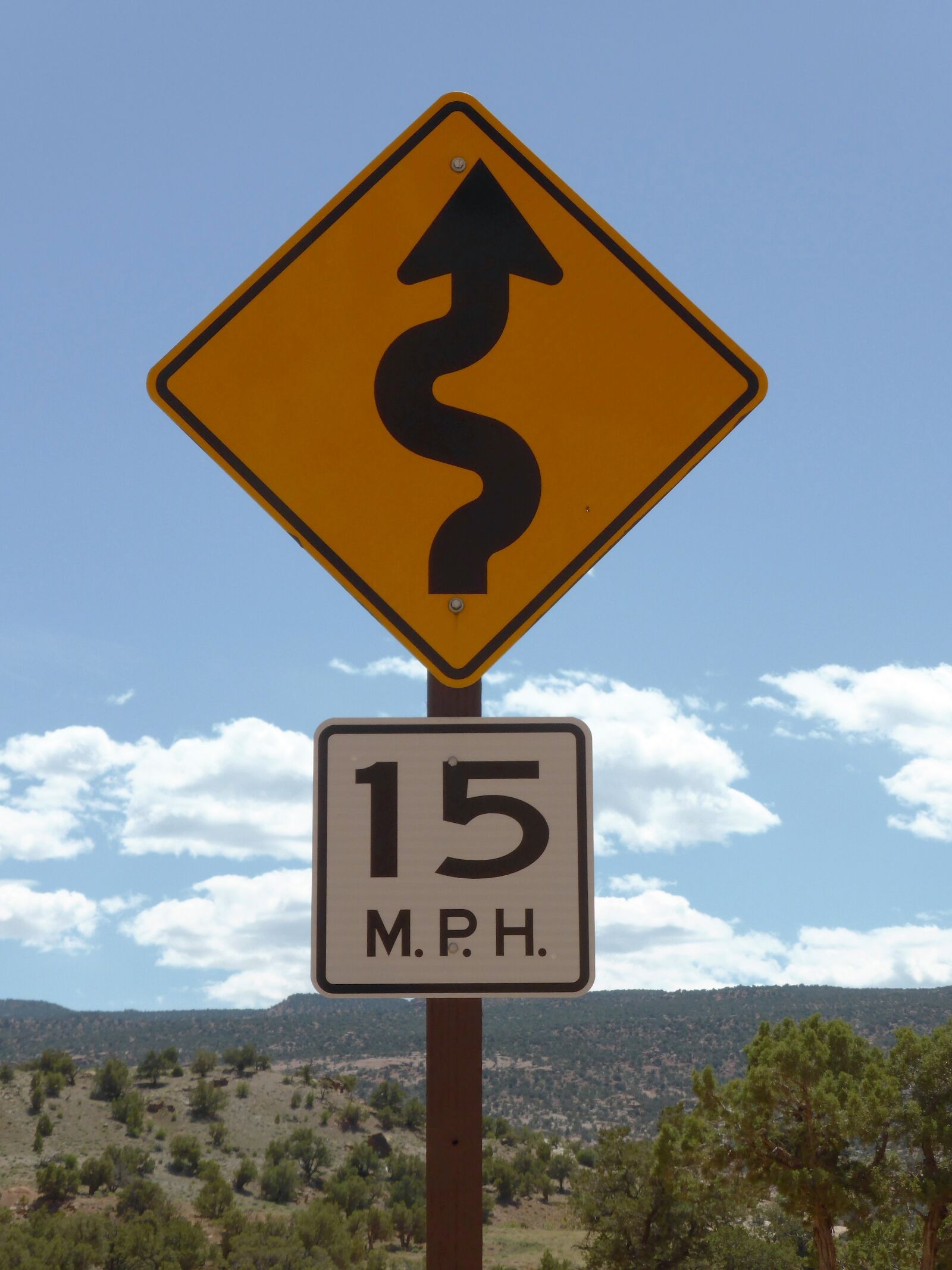 Panasonic Lumix DMC-ZS30 (Lumix DMC-TZ40) sample photo. Road sign, america, bend photography