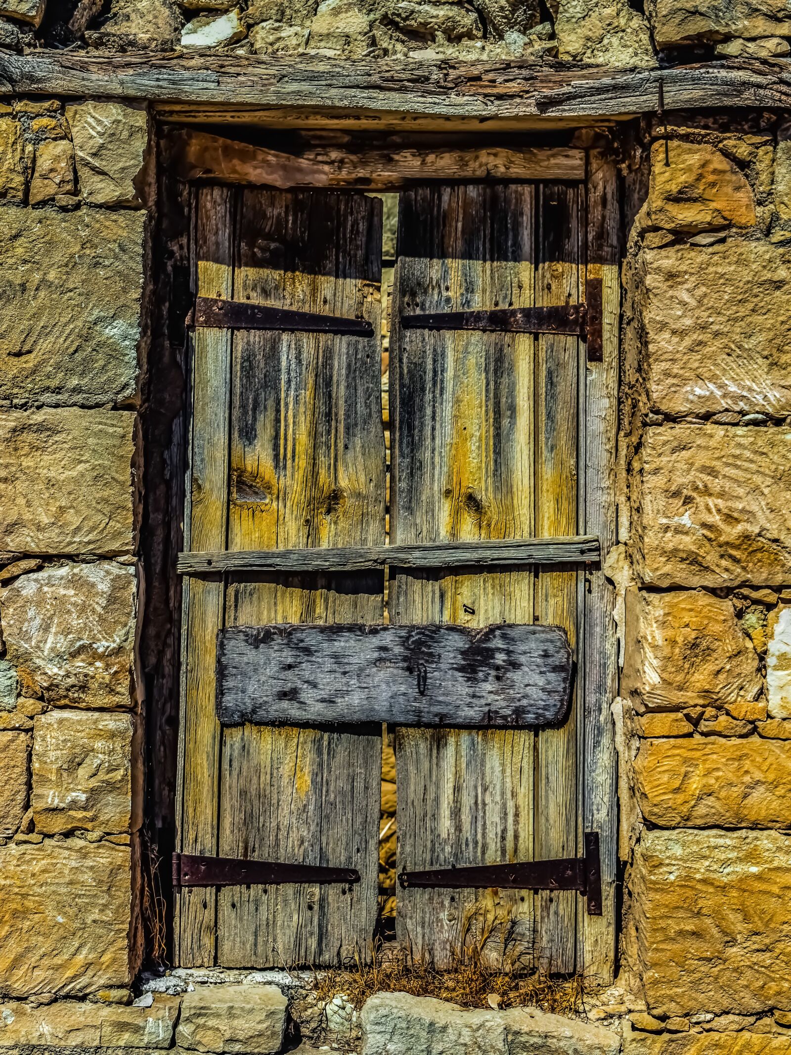 Nikon D3300 sample photo. Window, house, old photography