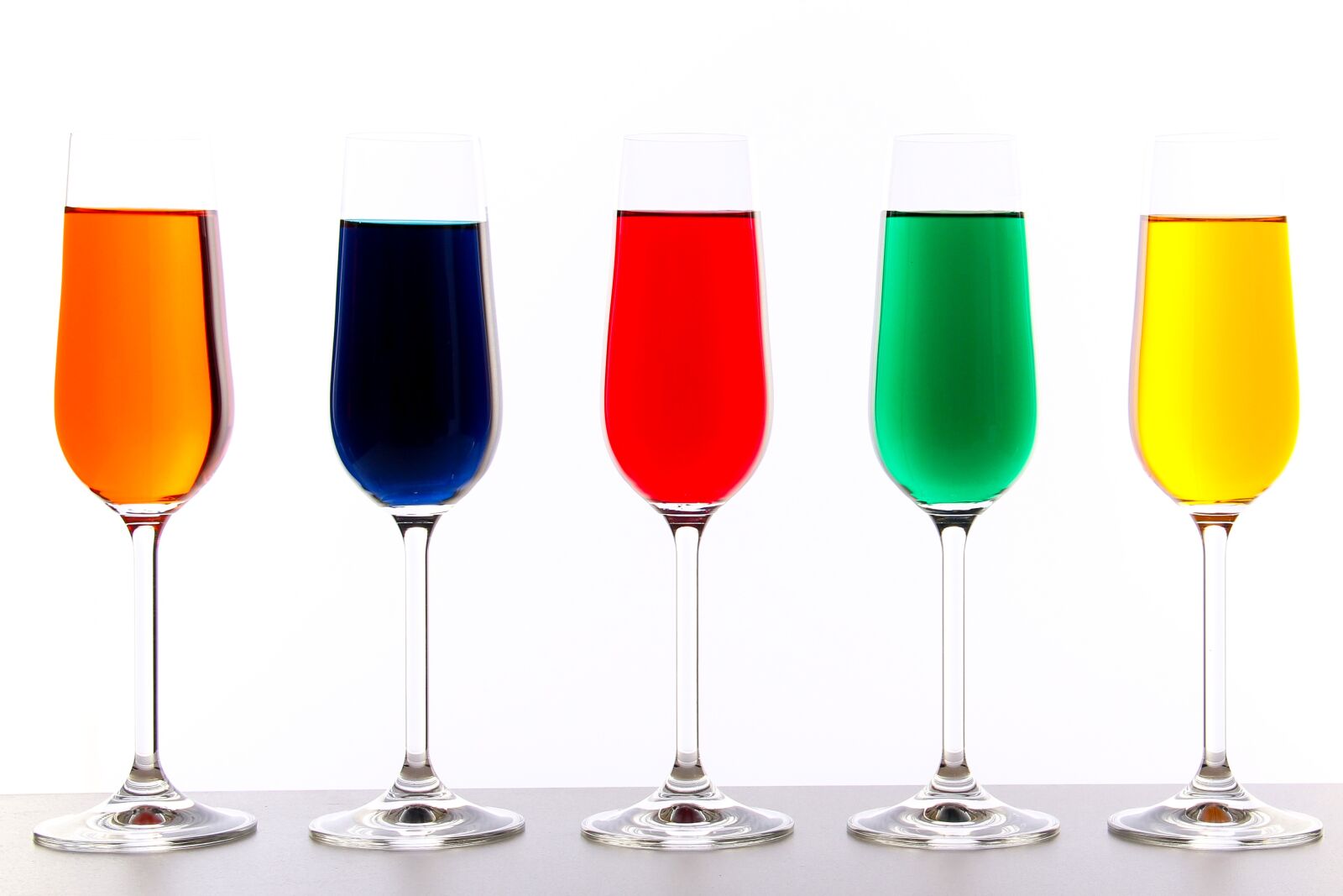 Canon EOS 600D (Rebel EOS T3i / EOS Kiss X5) sample photo. Glasses, color, liquid photography