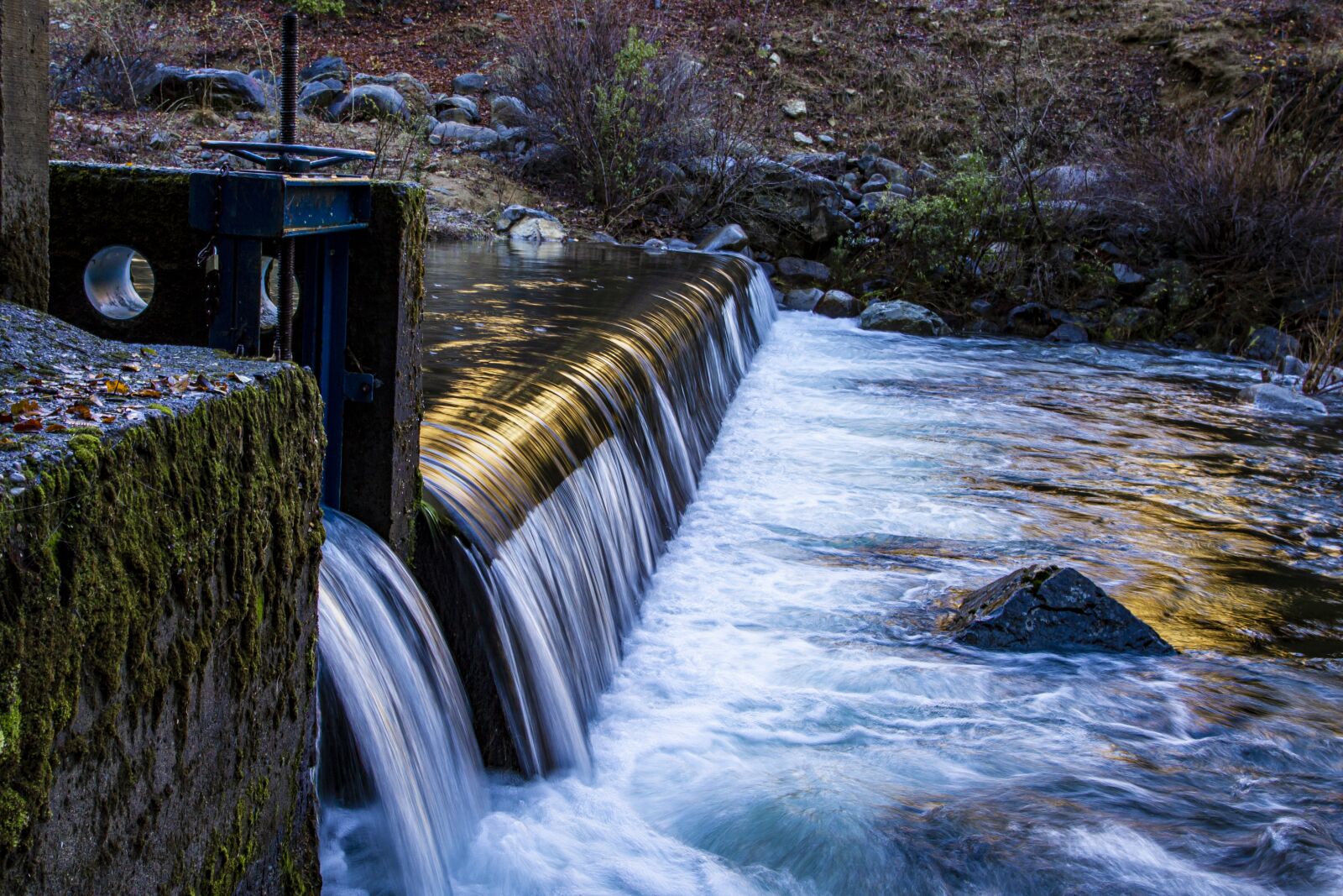 Tamron SP AF 17-50mm F2.8 XR Di II LD Aspherical (IF) sample photo. Waterfall, water, brook photography
