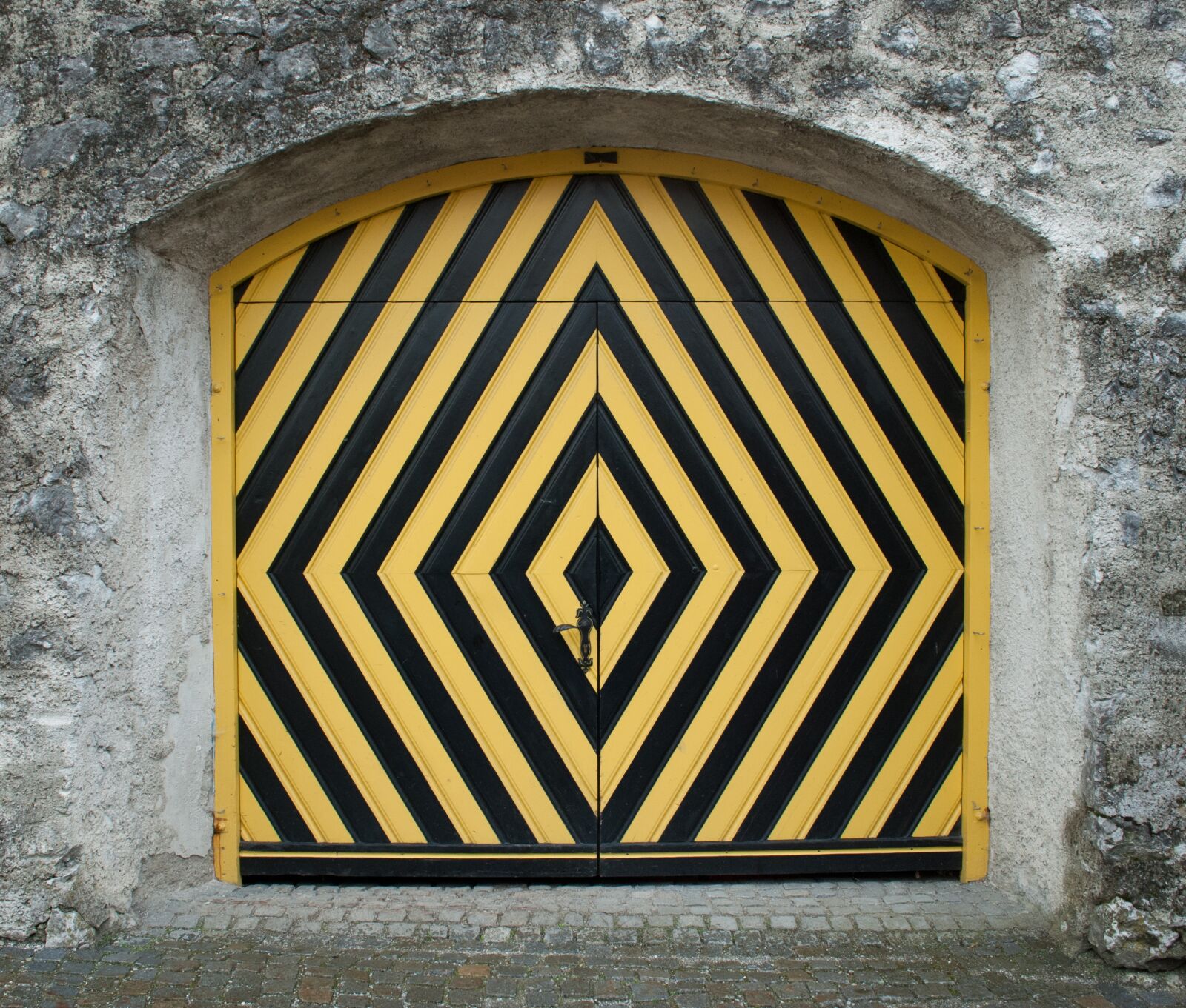 Nikon D60 sample photo. Goal, yellow, black photography