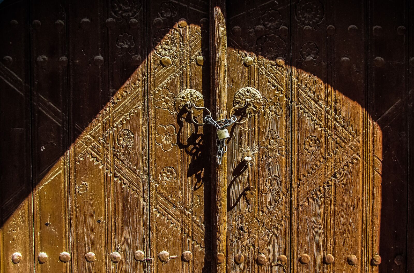 Canon PowerShot SX400 IS sample photo. Door, wooden, house photography