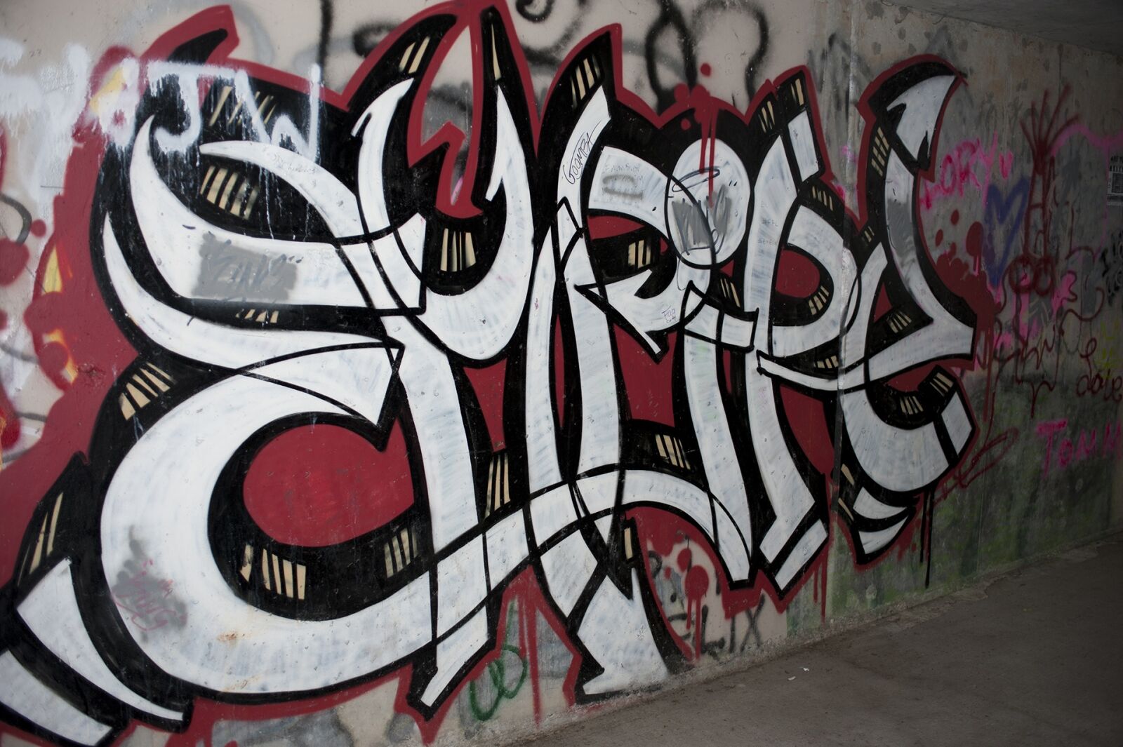 Nikon D700 sample photo. Urban, graffiti, graffiti wall photography