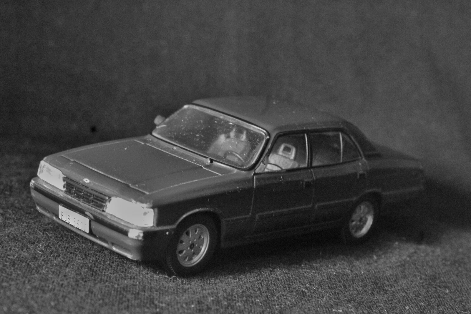 Canon EOS 1300D (EOS Rebel T6 / EOS Kiss X80) sample photo. Carro, opala, antigo photography