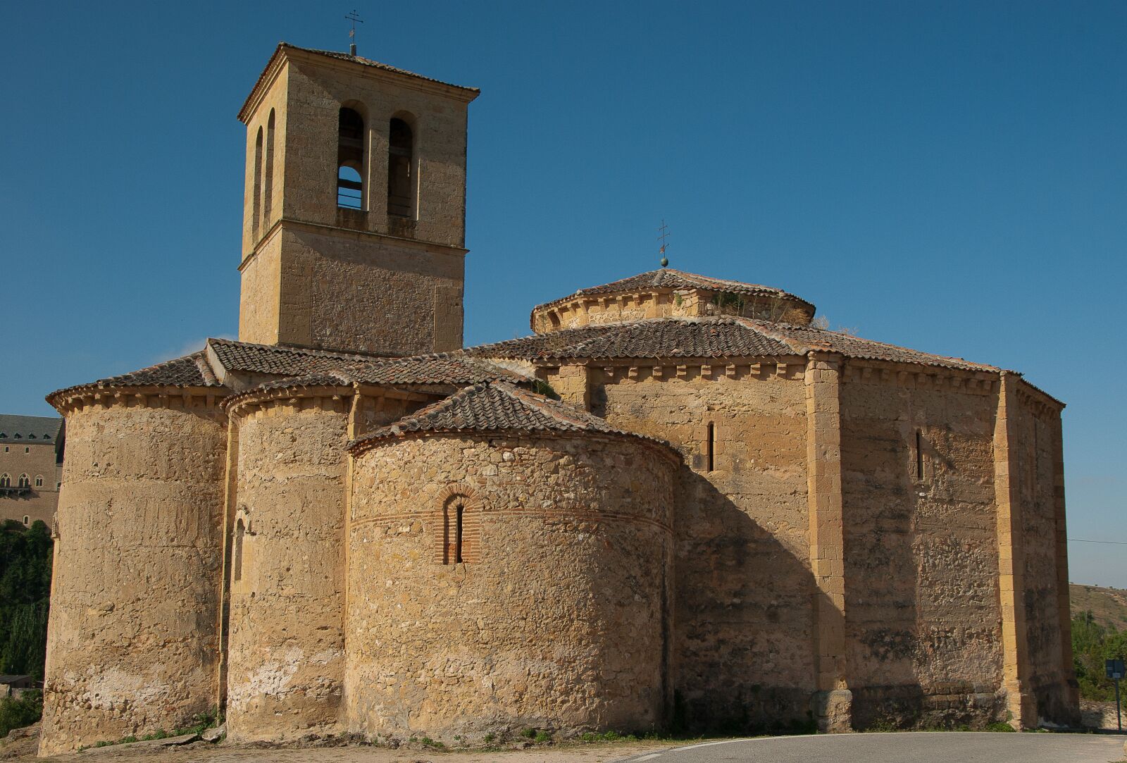 Pentax K10D sample photo. Spain, segovia, church photography