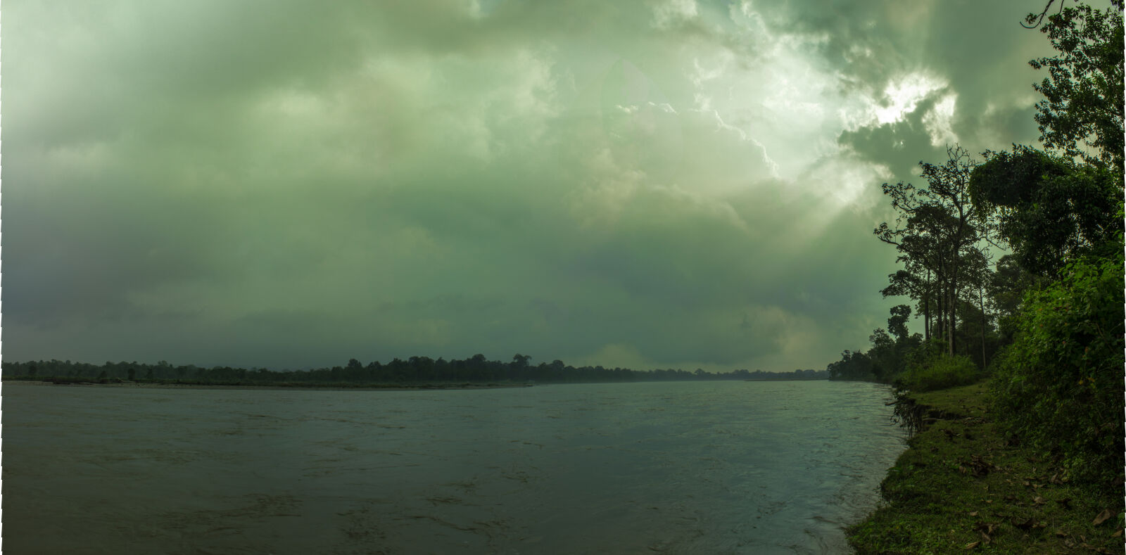 Canon EOS 700D (EOS Rebel T5i / EOS Kiss X7i) sample photo. Blue, water, cloud, dark photography