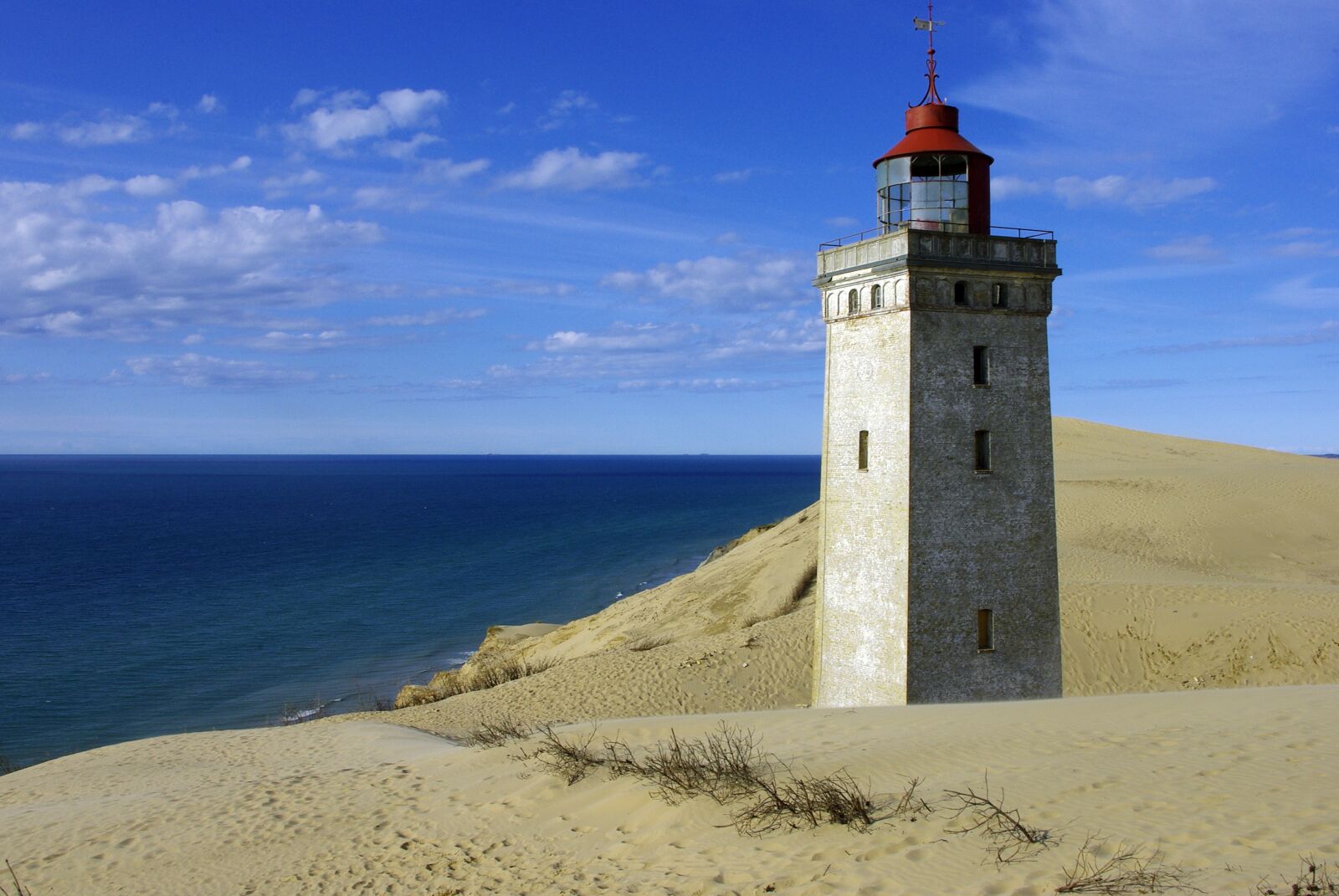 Pentax K200D sample photo. Rubjerg, dune, lantern photography