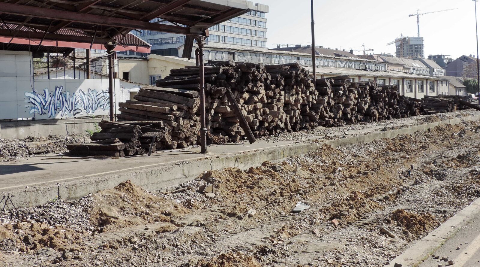 Nikon Coolpix P520 sample photo. Reconstruction, industry, waste, dust photography