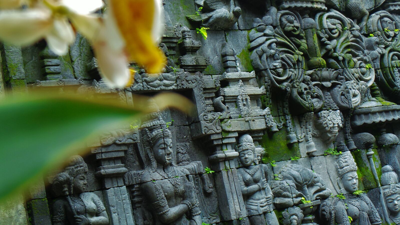 Samsung Galaxy Camera (Wi-Fi) sample photo. Hinduism, relief, temple photography