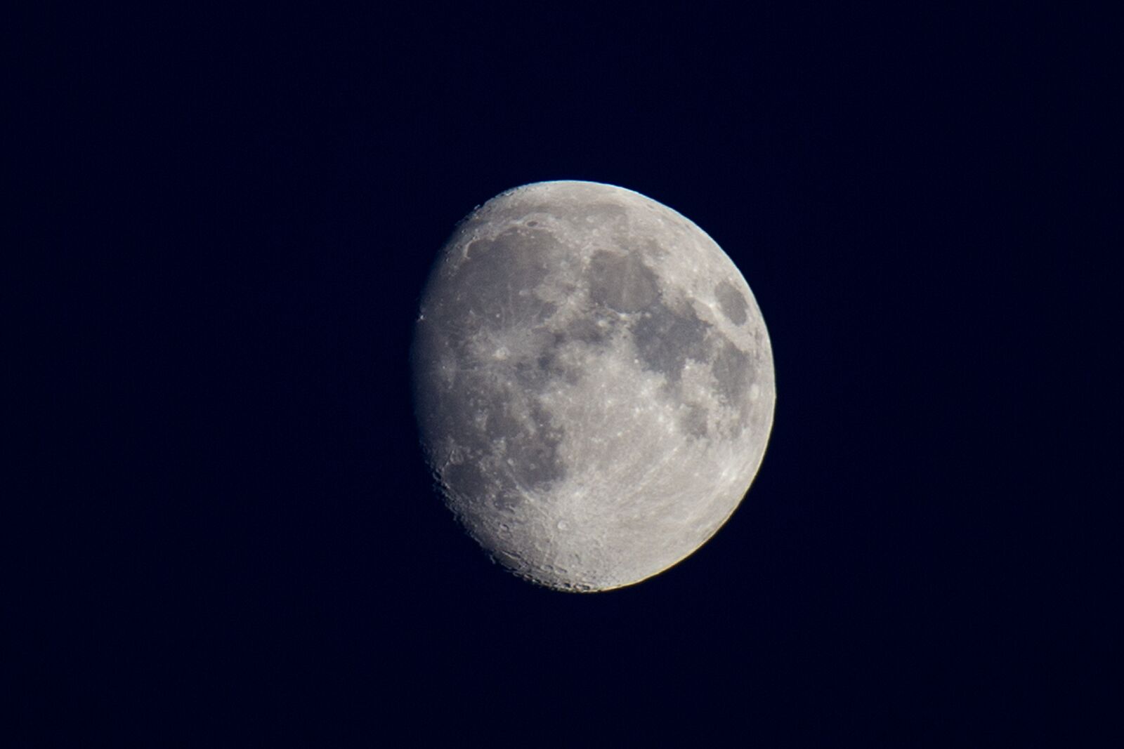 Canon EOS 6D + Canon EF 70-200mm F4L USM sample photo. Moon, night, sky photography